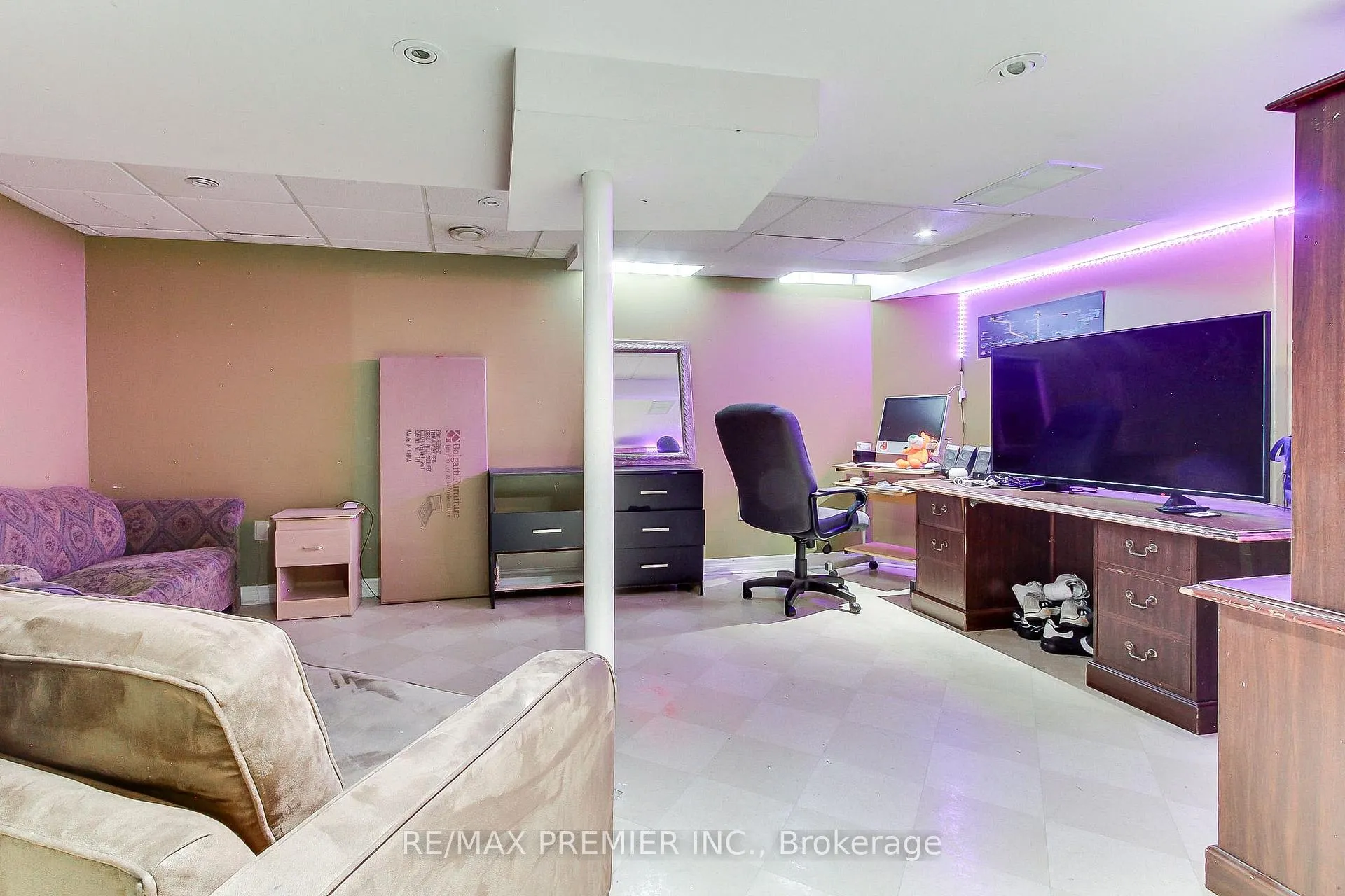 Photo 14 of 35 Craddock Street, Vaughan, Maple — HOMEH