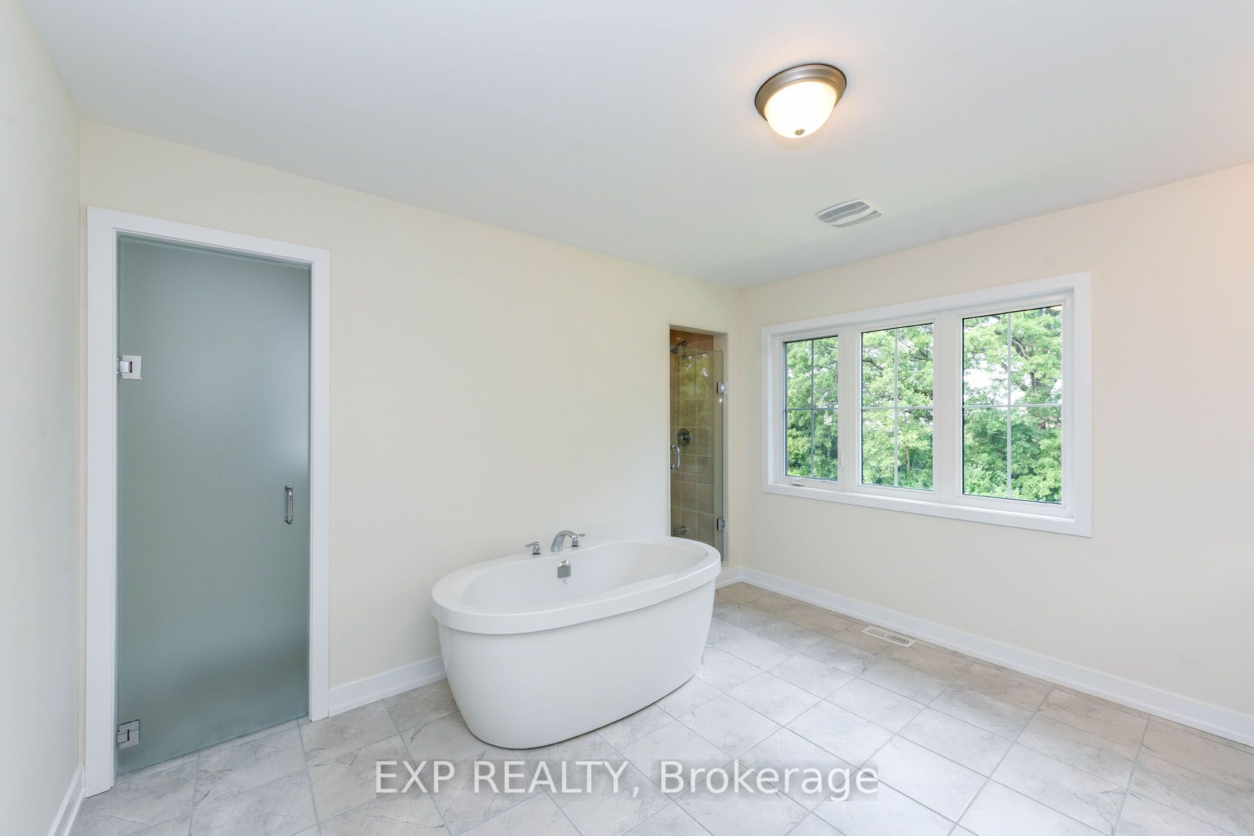 Photo 40 of 1431 wellwood Terrace, Milton, Cobban — HOMEH
