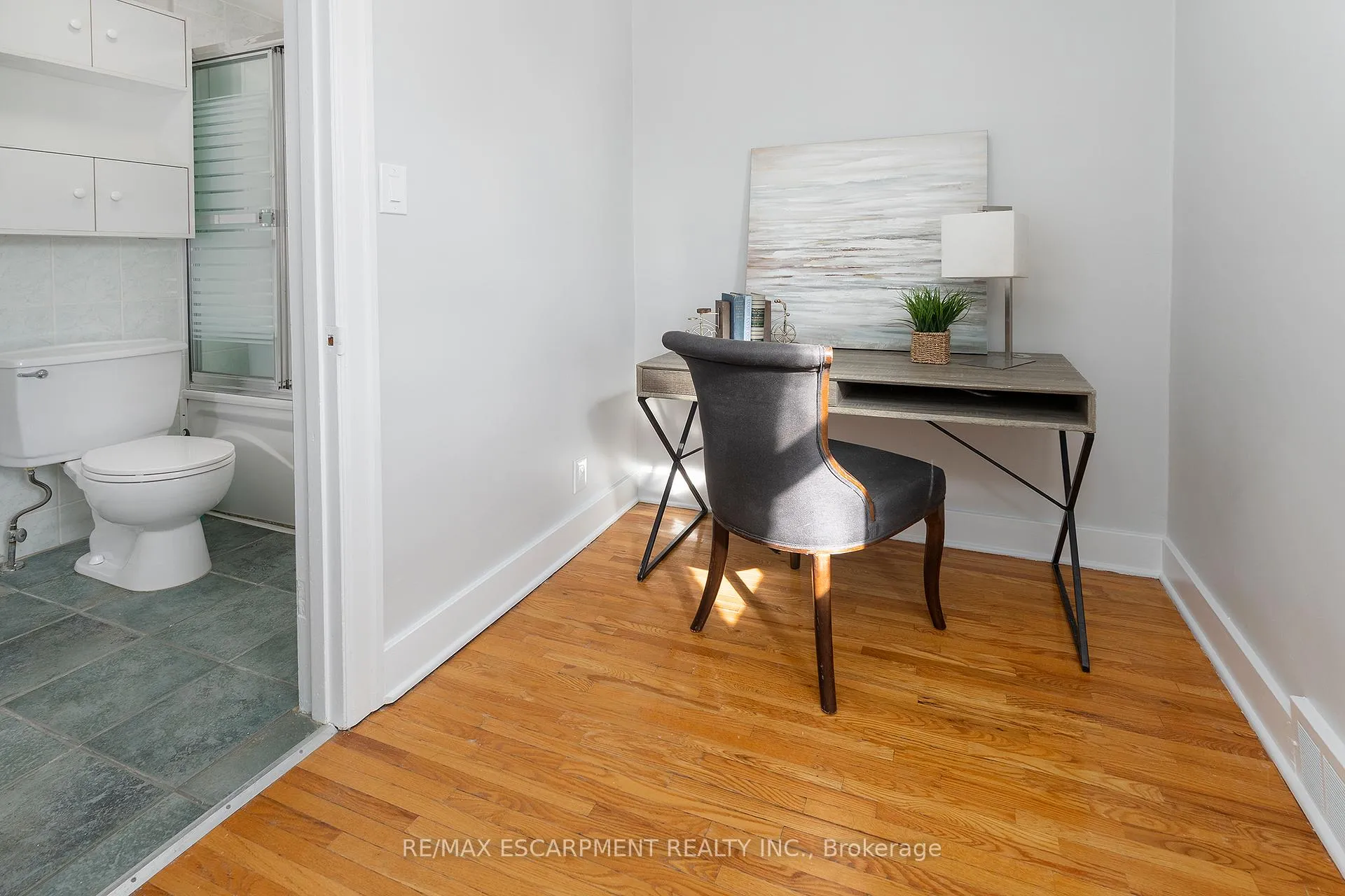 Photo 15 of 4876 Portage Road, Niagara Falls, Cherrywood — HOMEH