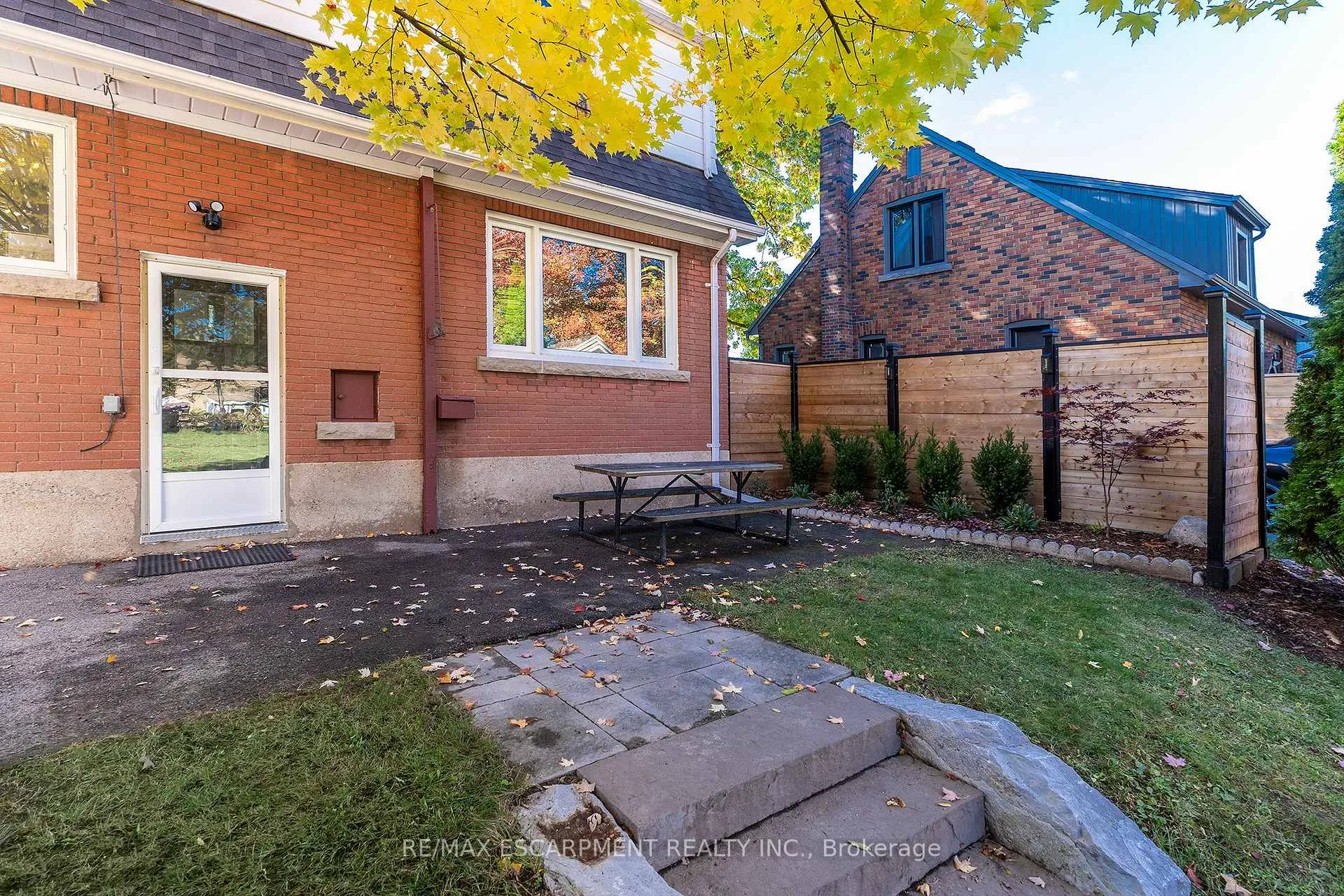 Photo 19 of 4876 Portage Road, Niagara Falls, Cherrywood — HOMEH