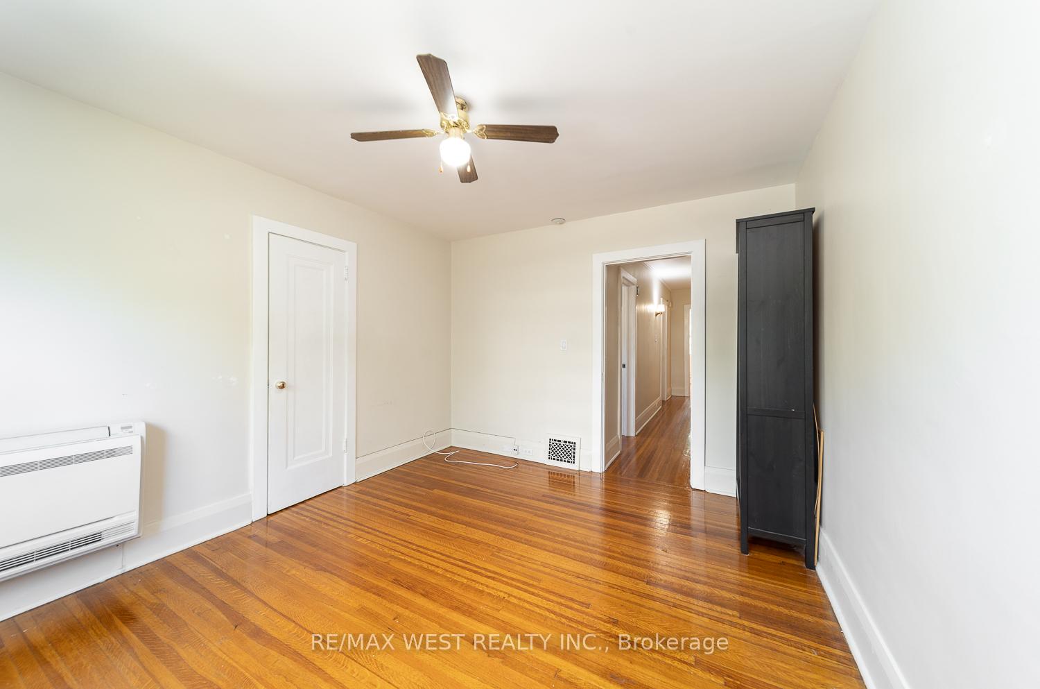 Photo 9 of Unit 2nd floor, 975 Broadview Avenue, Toronto, Broadview North — HOMEH