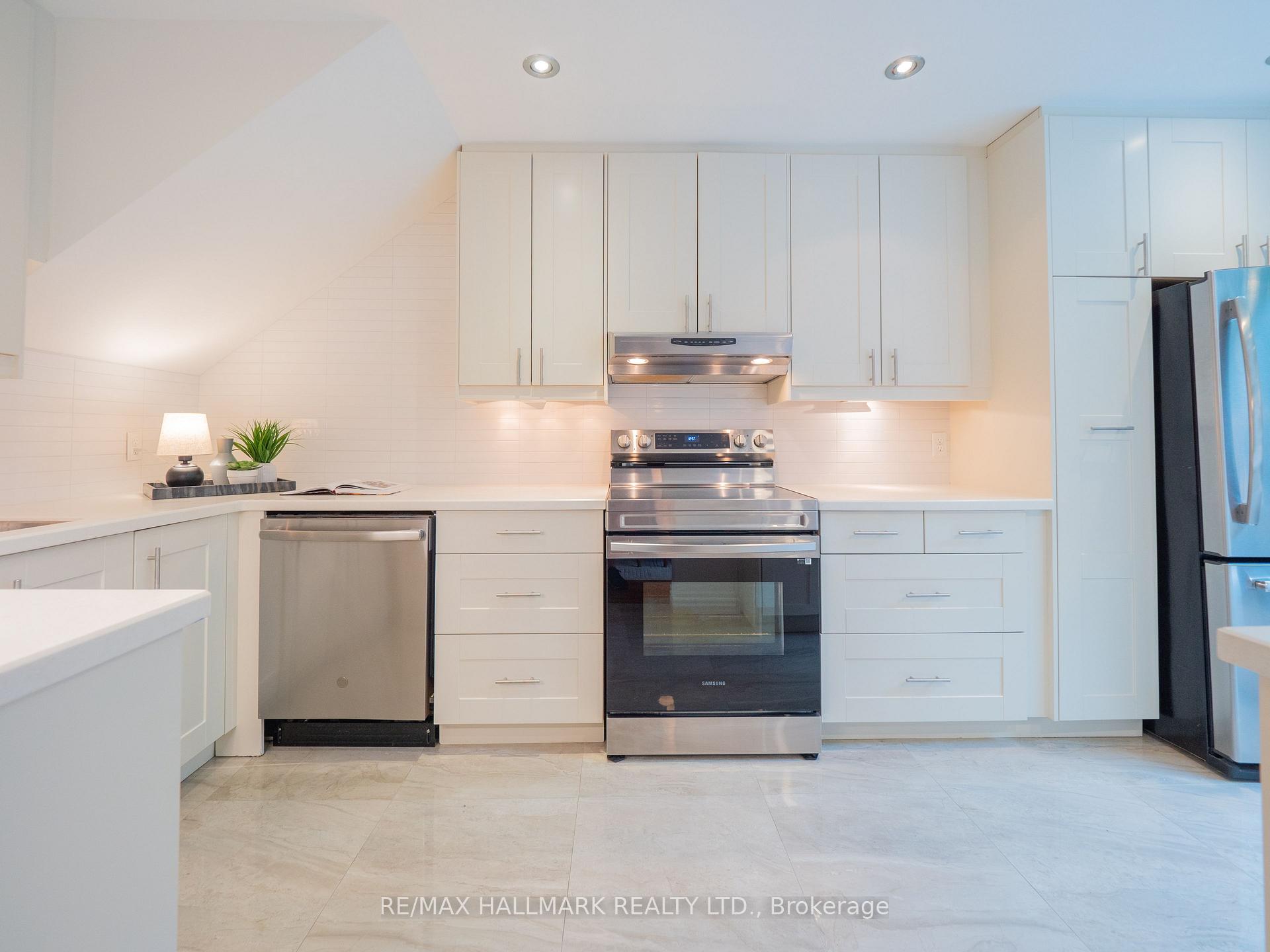 Photo 16 of 12 Pretoria Avenue, Toronto, Playter Estates-Danforth — HOMEH