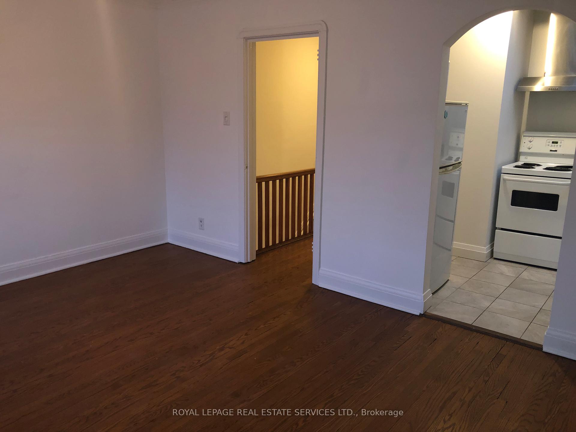 Photo 2 of Unit Upper, 1758 Avenue Road, Toronto, Bedford Park-Nortown — HOMEH