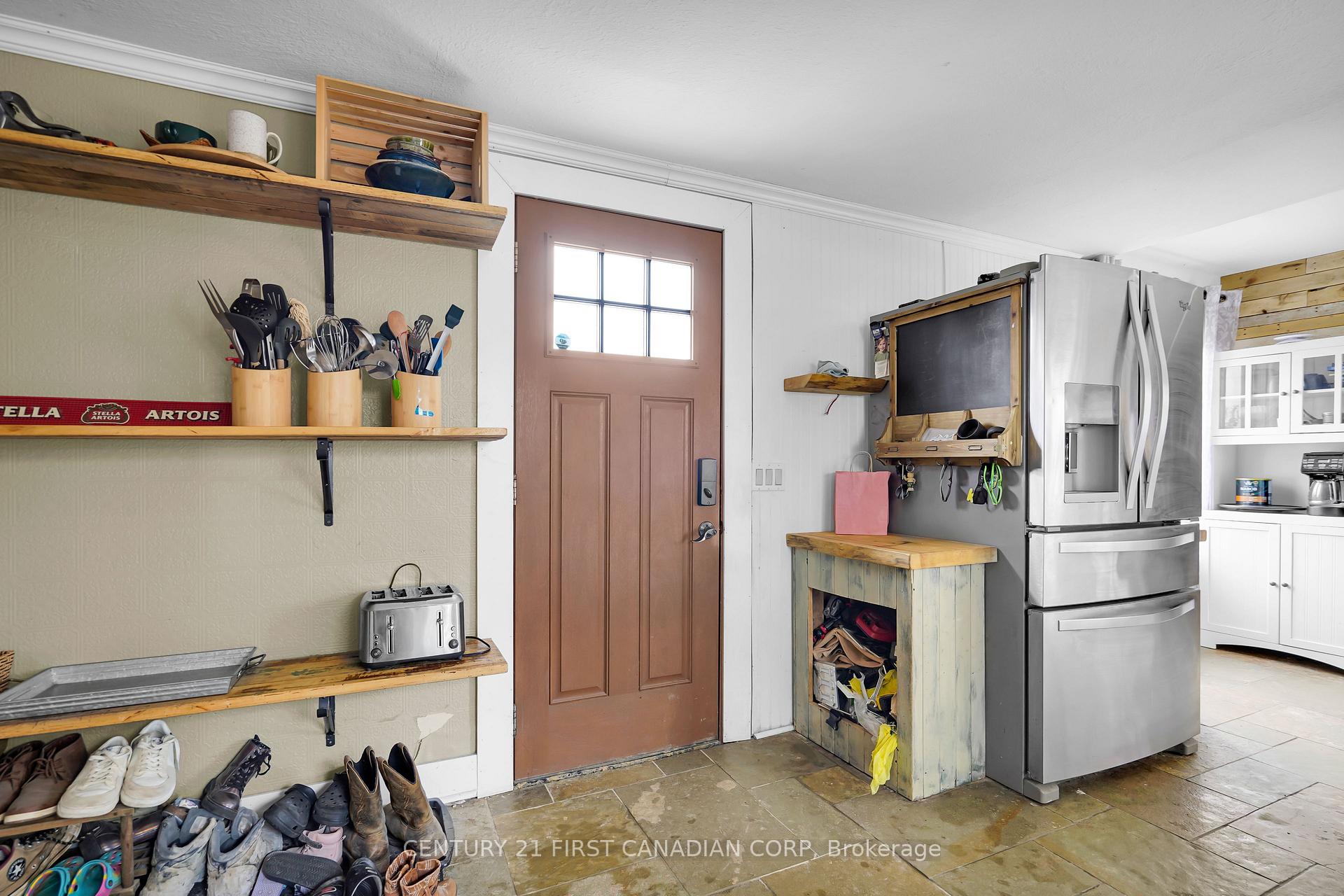 Photo 8 of 23895 Adelaide Road, Strathroy-Caradoc, NE — HOMEH