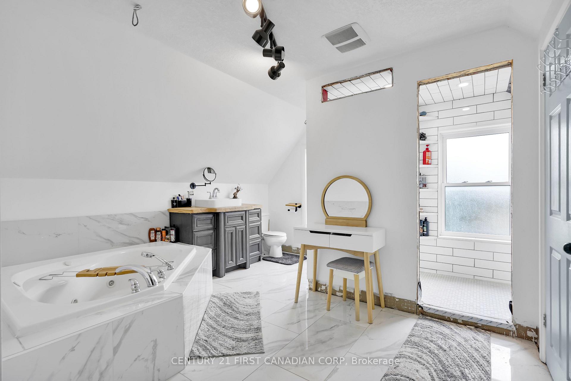 Photo 24 of 23895 Adelaide Road, Strathroy-Caradoc, NE — HOMEH
