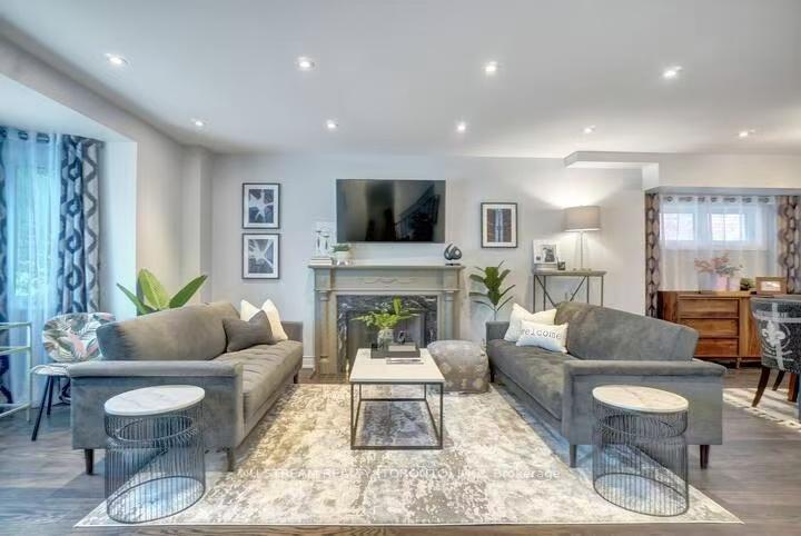 Photo 4 of Main+Upper 25 Duncannon Drive, Toronto, Forest Hill South — HOMEH