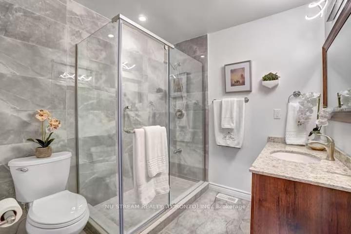 Photo 19 of Main+Upper 25 Duncannon Drive, Toronto, Forest Hill South — HOMEH