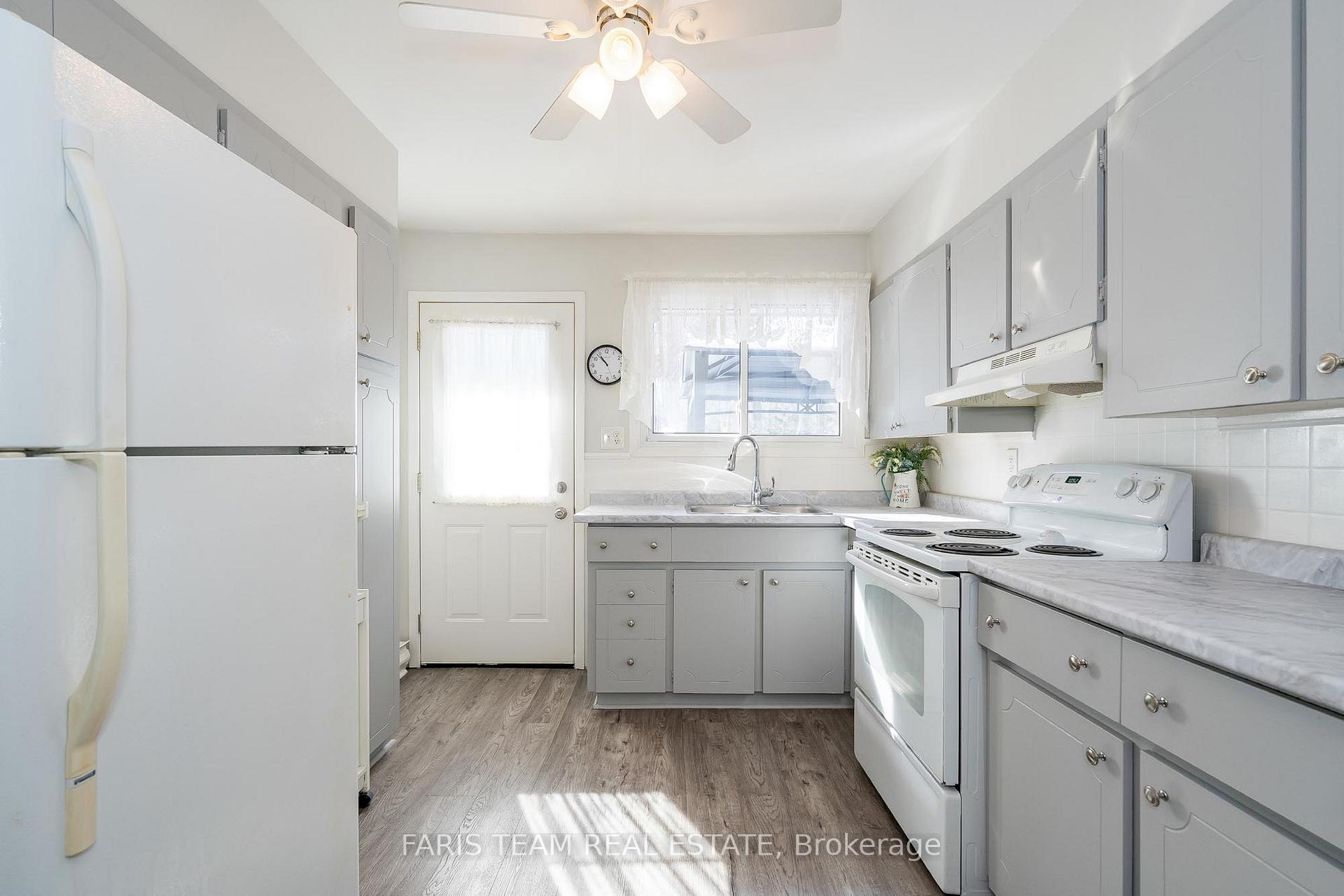 Photo 3 of 147 Bayview Avenue, Tay, Port McNicoll — HOMEH