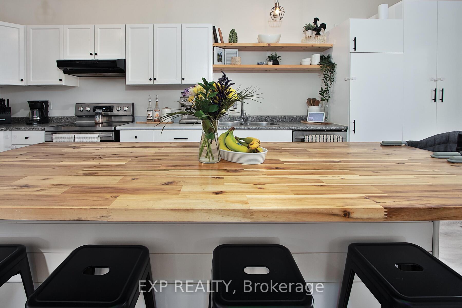 Photo 7 of 36 Willow Crescent, Strathroy-Caradoc, SE — HOMEH