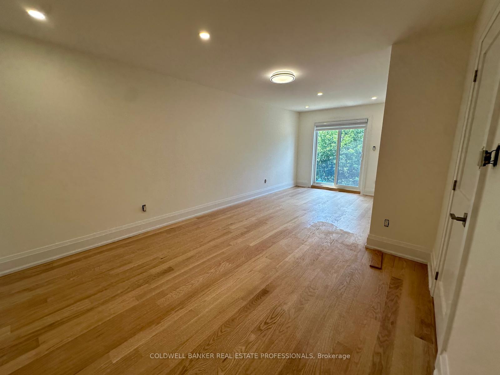 Photo 8 of Unit Upper, 398 Main Street, Toronto, Woodbine-Lumsden — HOMEH