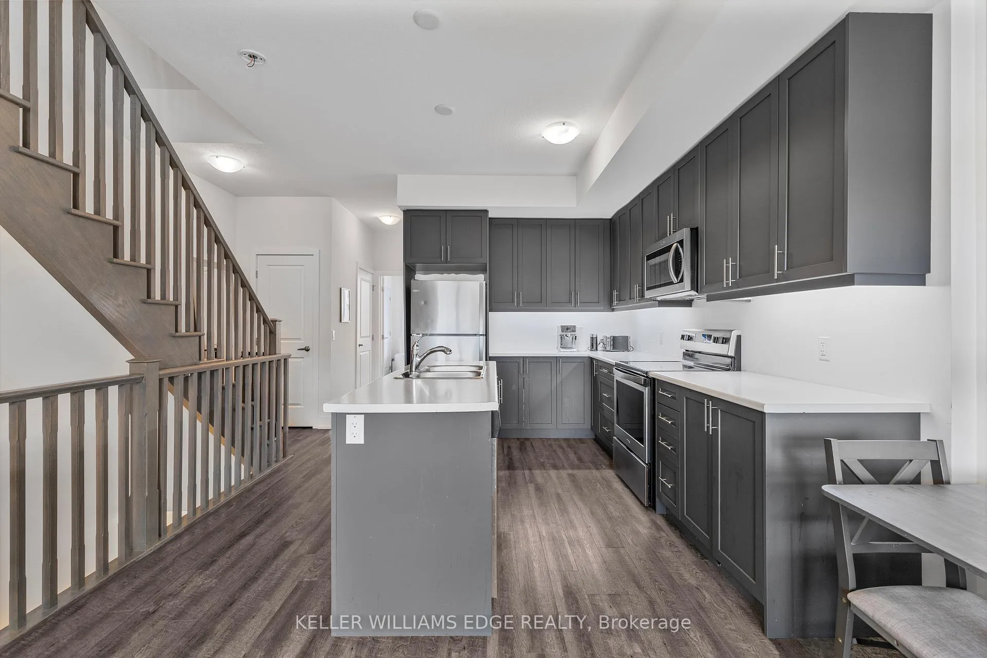 Photo 10 of Unit 16, 261 Skinner Road, Hamilton, Waterdown — HOMEH