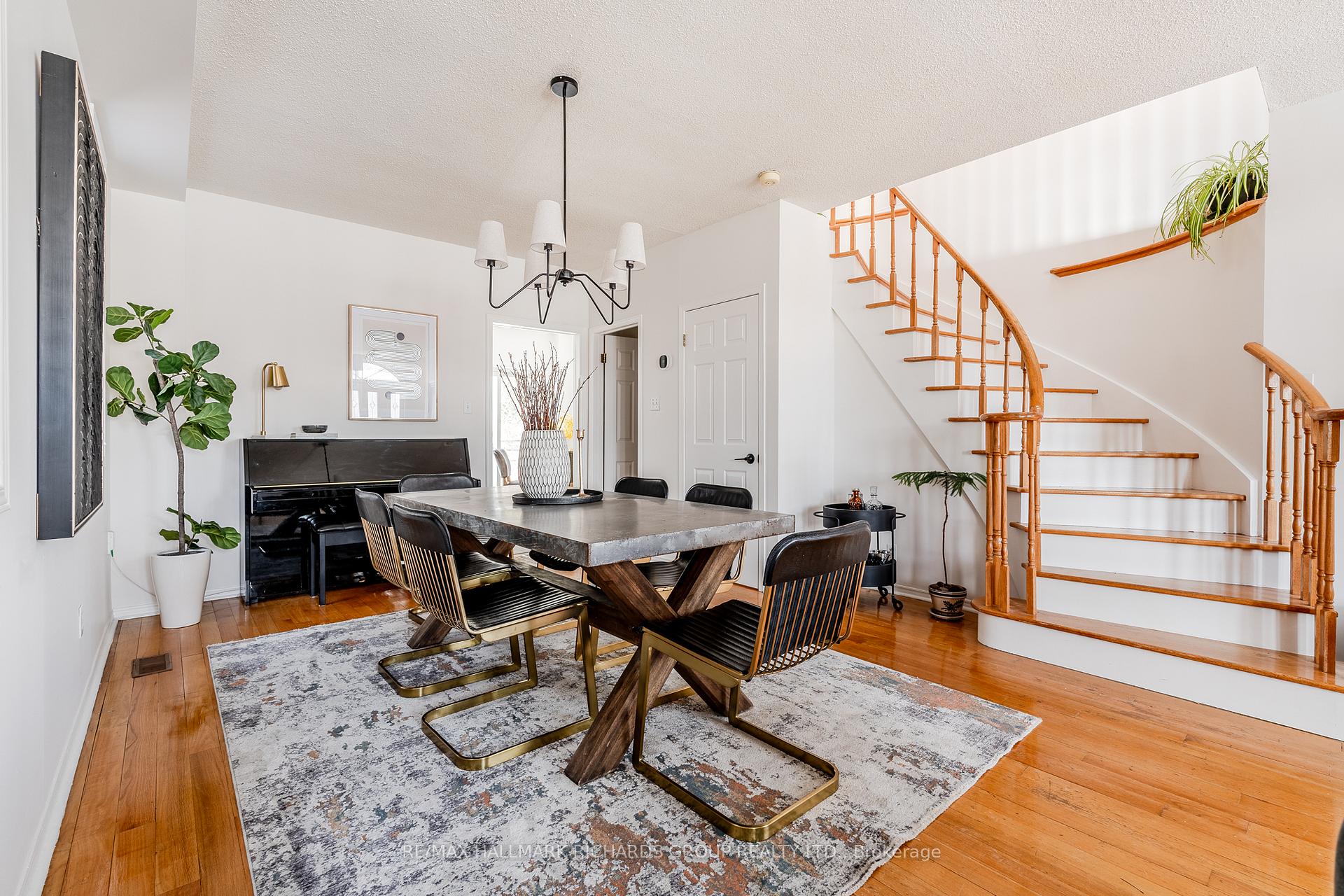 Photo 5 of 84 Glenside Avenue, Toronto, Greenwood-Coxwell — HOMEH