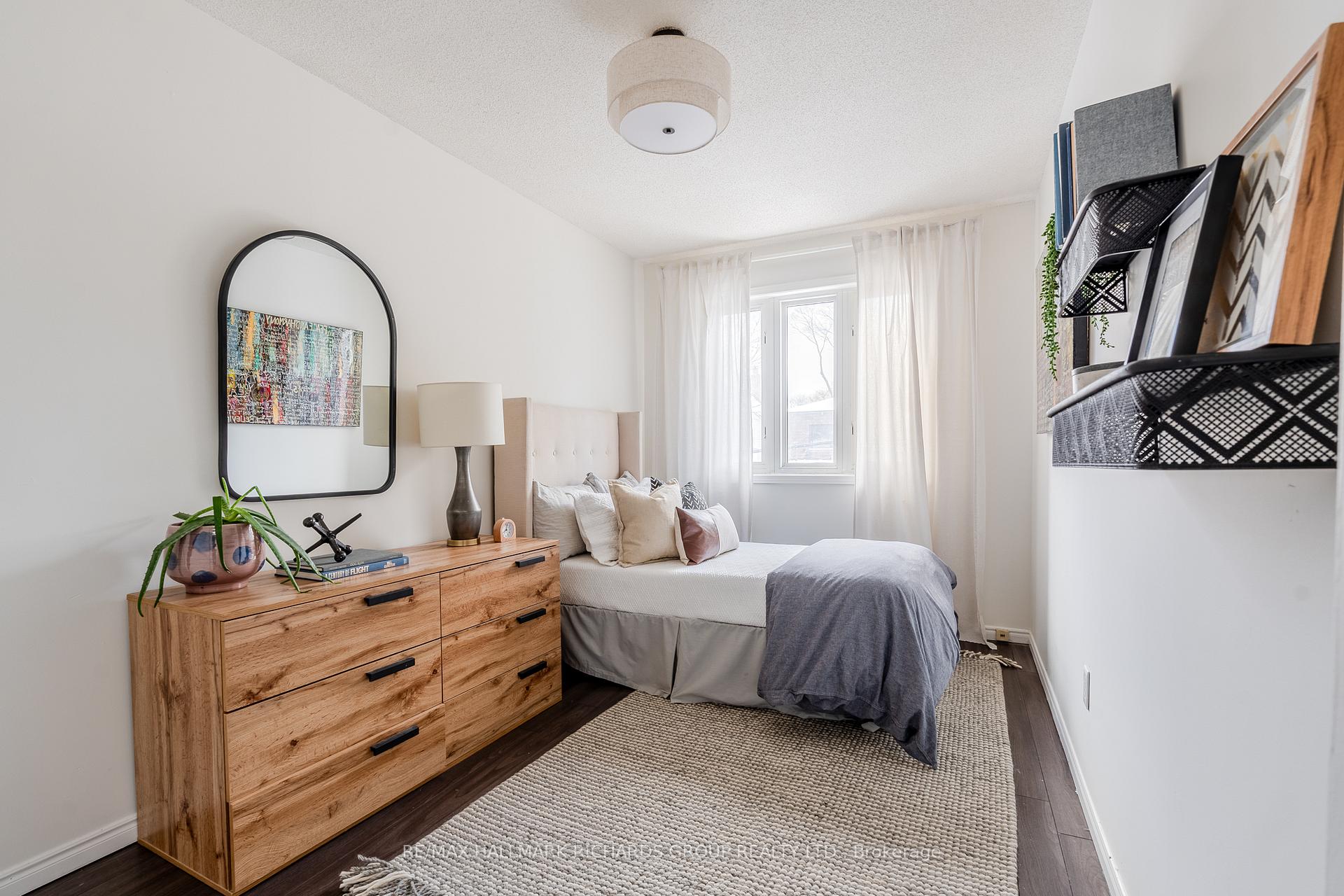 Photo 13 of 84 Glenside Avenue, Toronto, Greenwood-Coxwell — HOMEH