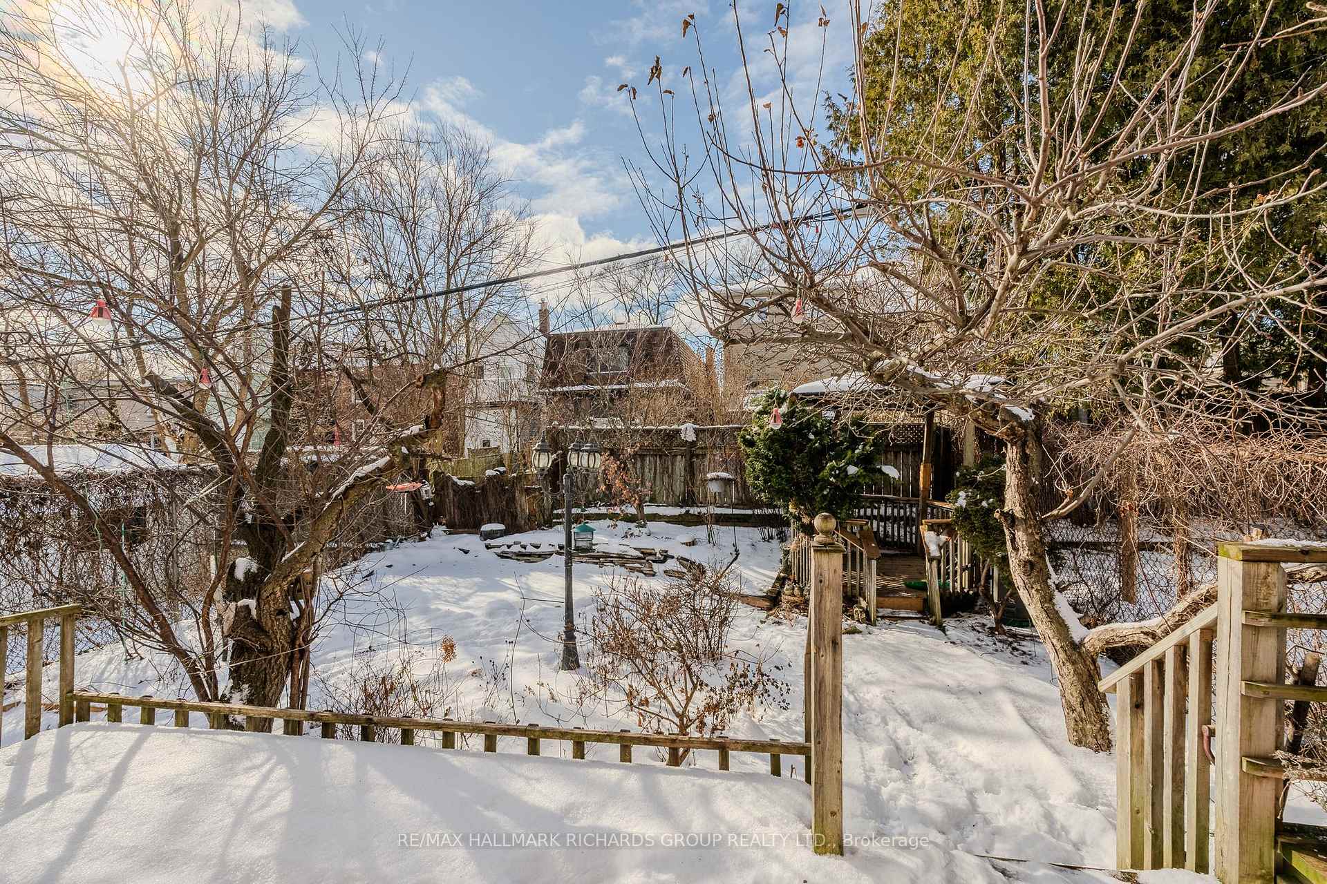 Photo 20 of 84 Glenside Avenue, Toronto, Greenwood-Coxwell — HOMEH