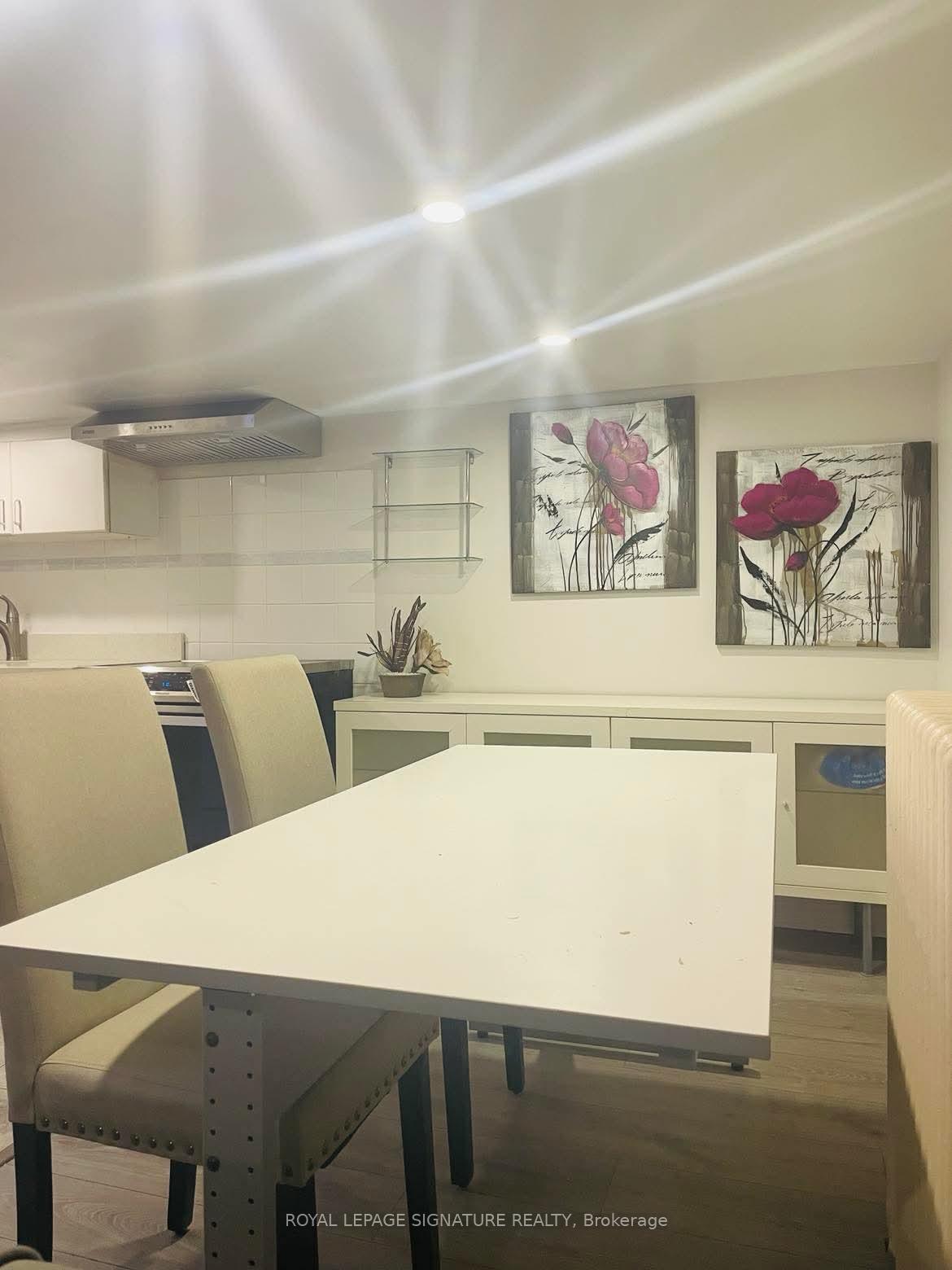 Photo 3 of Unit Basement, 166 Chaplin Crescent, Toronto, Forest Hill South — HOMEH