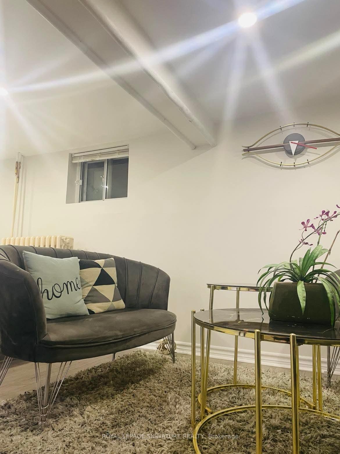 Photo 6 of Unit Basement, 166 Chaplin Crescent, Toronto, Forest Hill South — HOMEH