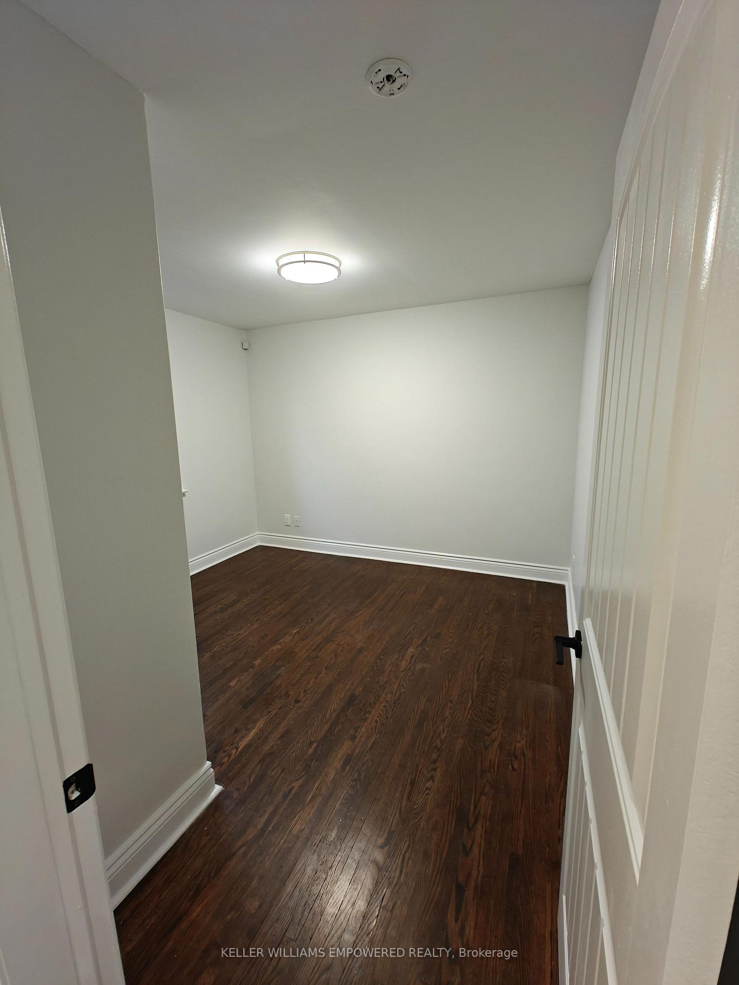 Photo 4 of 646 Glengrove Avenue W, Toronto, Englemount-Lawrence — HOMEH