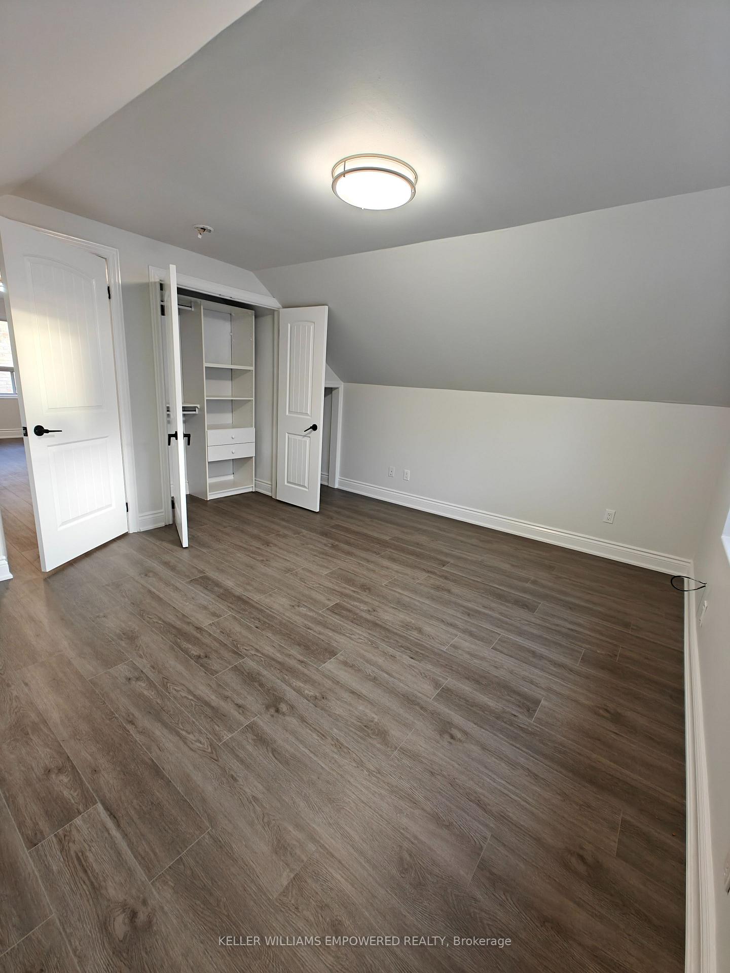 Photo 13 of 646 Glengrove Avenue W, Toronto, Englemount-Lawrence — HOMEH