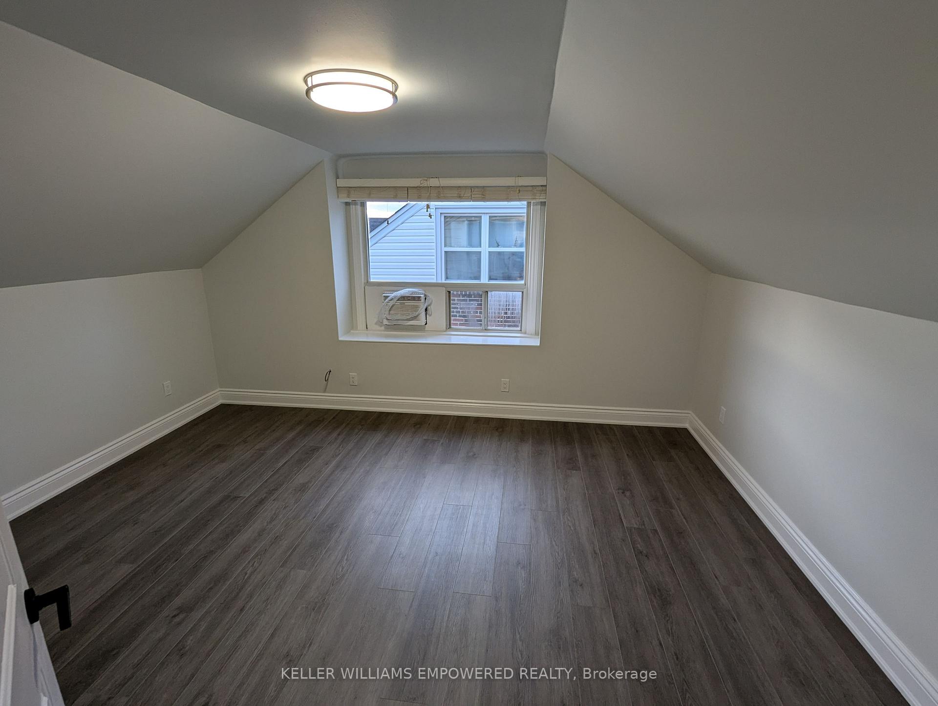 Photo 7 of 646 Glengrove Avenue W, Toronto, Englemount-Lawrence — HOMEH