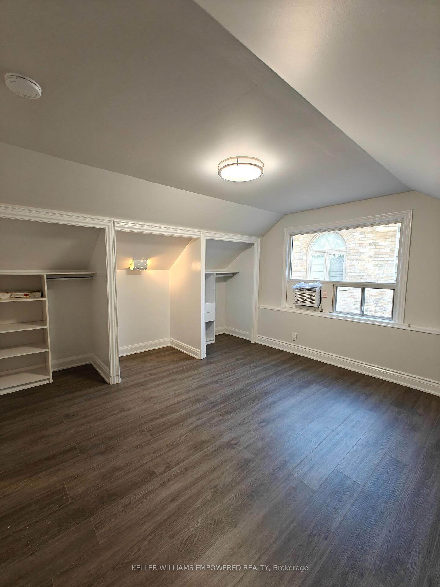 Photo 16 of 646 Glengrove Avenue W, Toronto, Englemount-Lawrence — HOMEH
