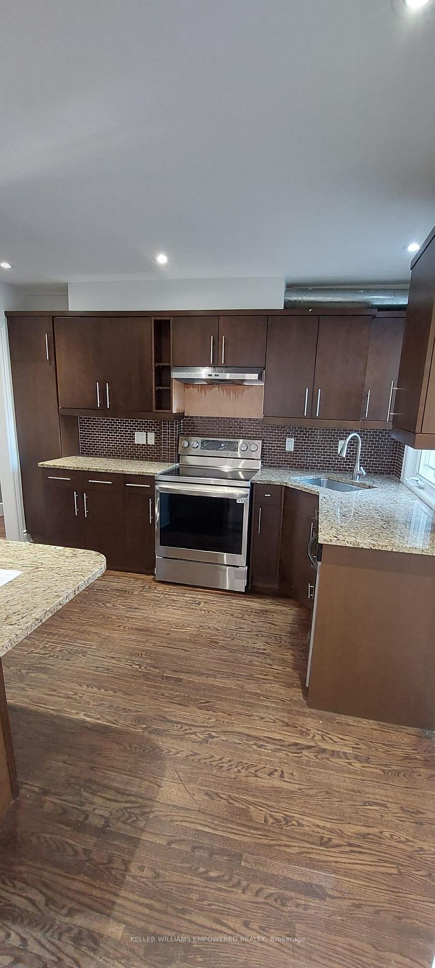 Photo 9 of 646 Glengrove Avenue W, Toronto, Englemount-Lawrence — HOMEH