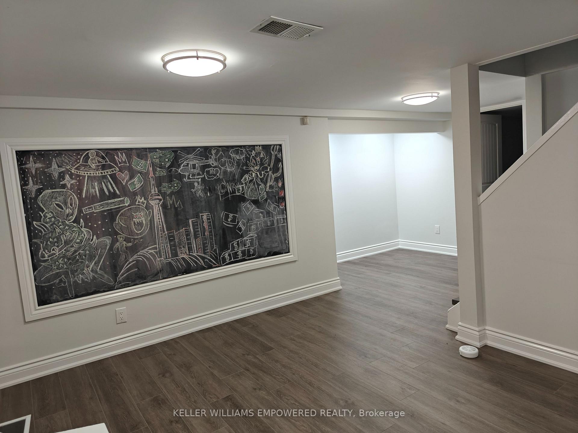 Photo 20 of 646 Glengrove Avenue W, Toronto, Englemount-Lawrence — HOMEH