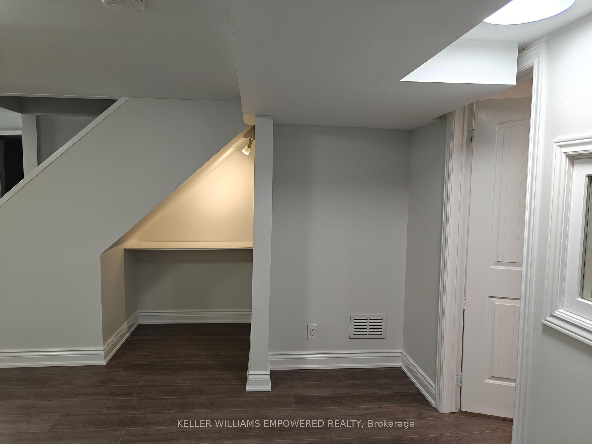 Photo 15 of 646 Glengrove Avenue W, Toronto, Englemount-Lawrence — HOMEH