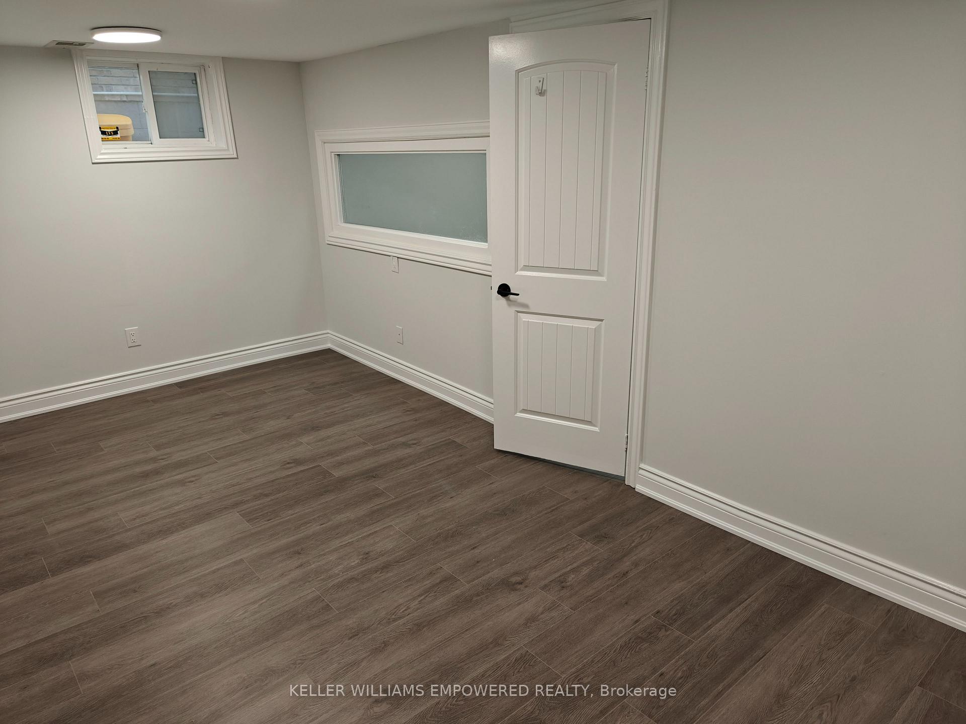 Photo 19 of 646 Glengrove Avenue W, Toronto, Englemount-Lawrence — HOMEH