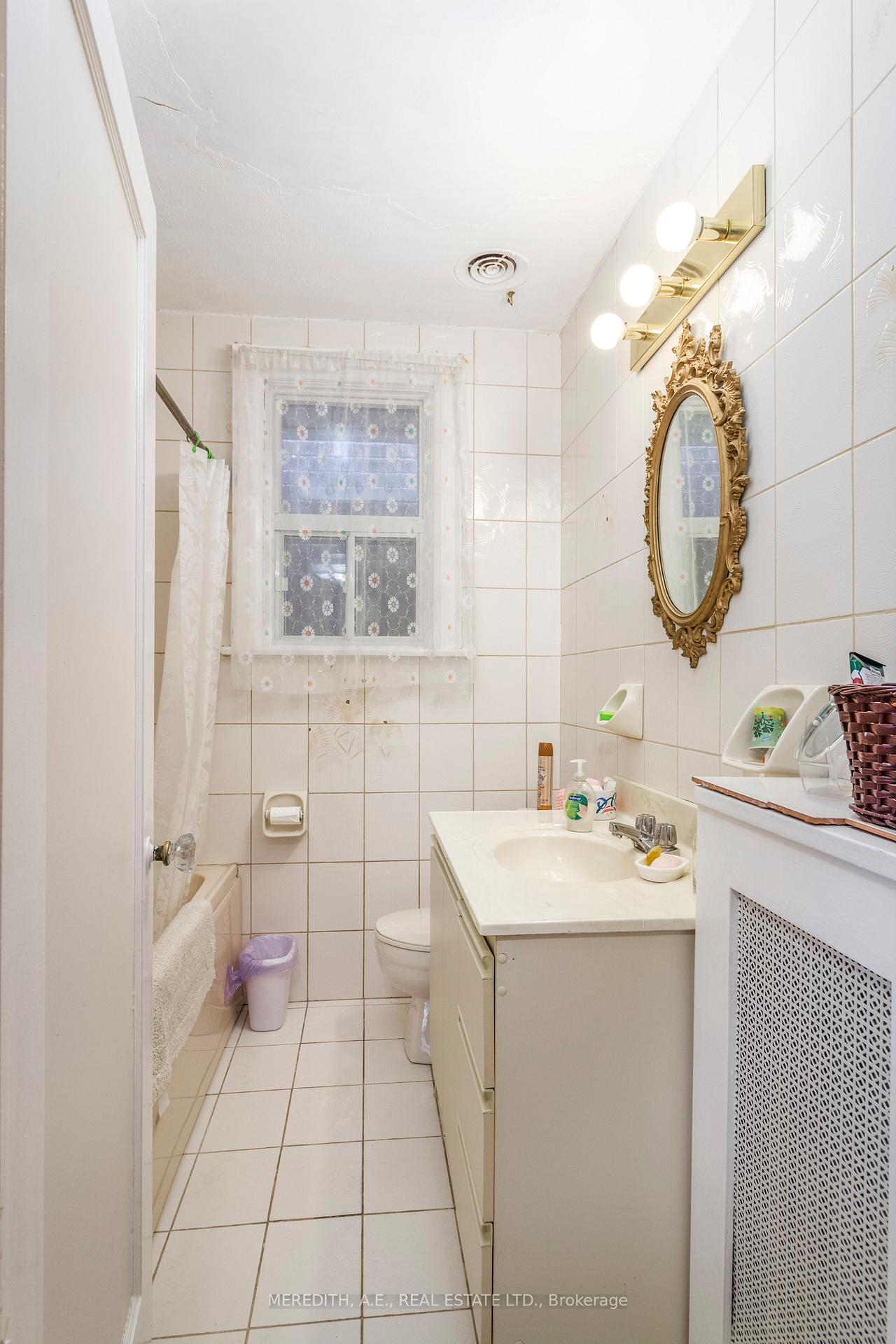 Photo 11 of 16 Heddington Avenue, Toronto, Lawrence Park South — HOMEH
