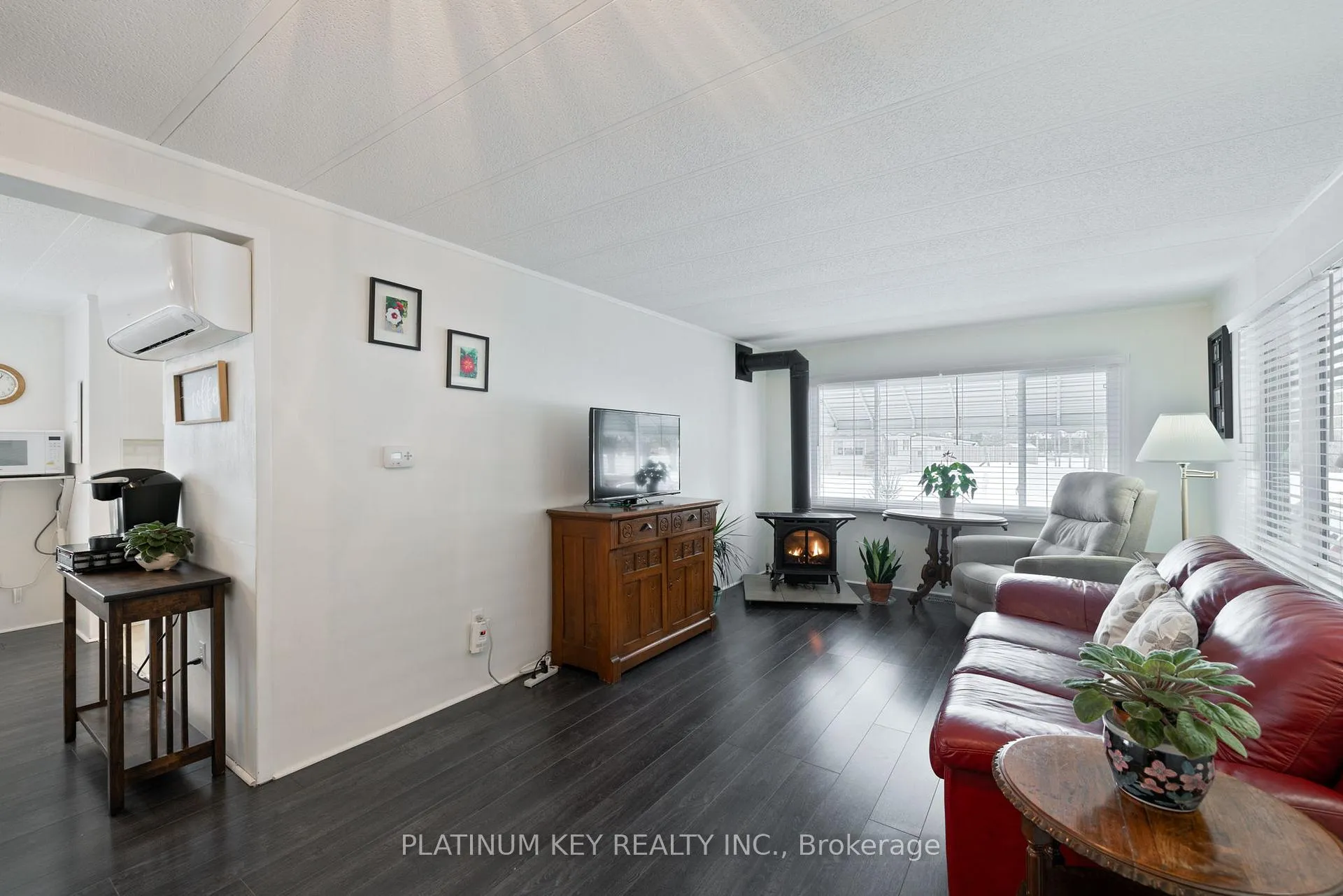 Photo 4 of 477 Richard Crescent, Strathroy-Caradoc, SE — HOMEH