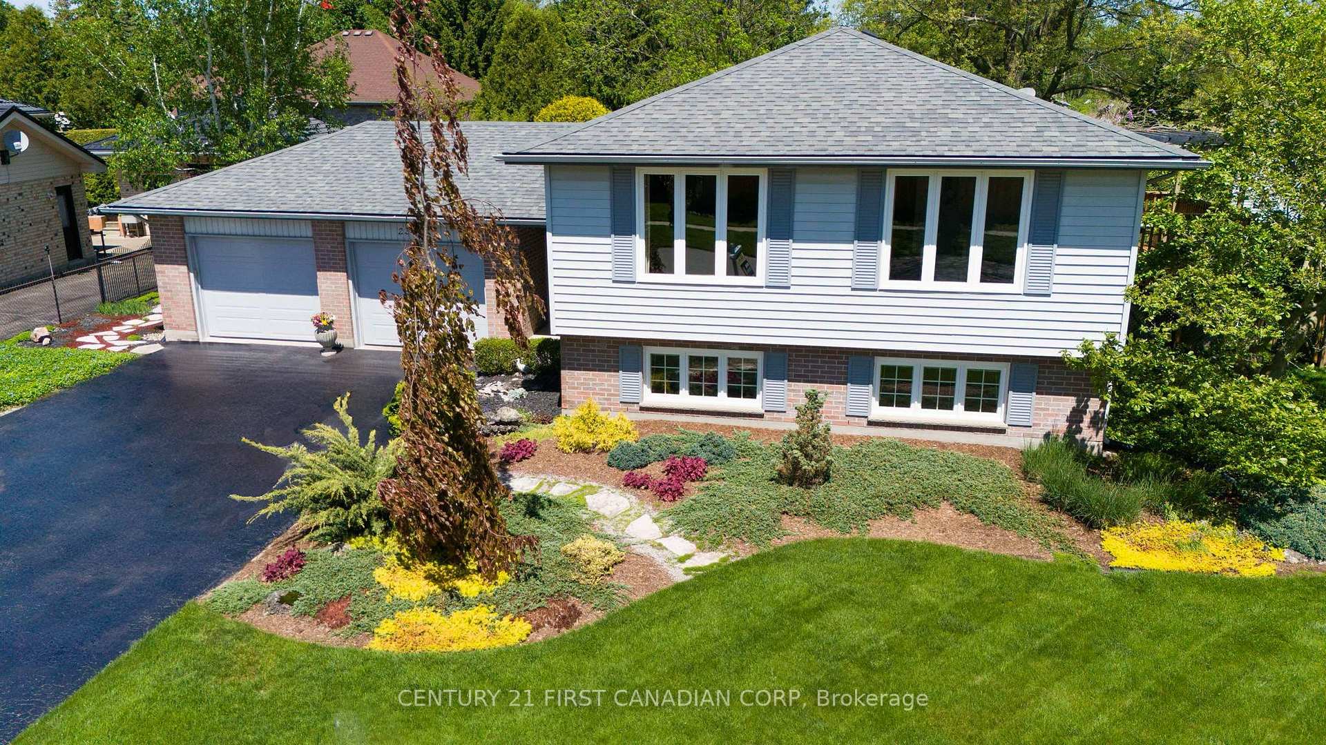 Photo 2 of 2344 Bentim Road, Strathroy-Caradoc, Mount Brydges — HOMEH