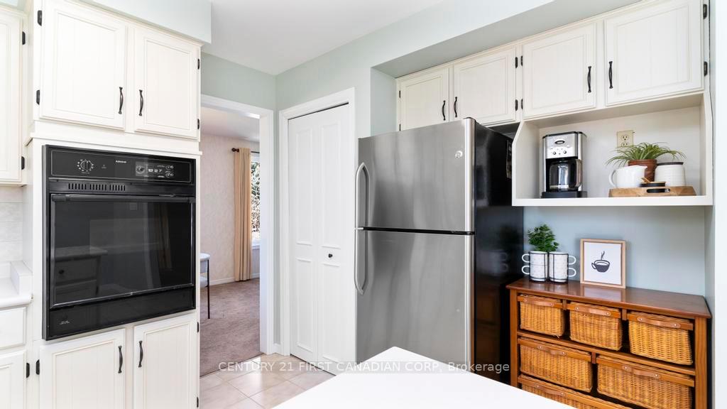 Photo 16 of 2344 Bentim Road, Strathroy-Caradoc, Mount Brydges — HOMEH