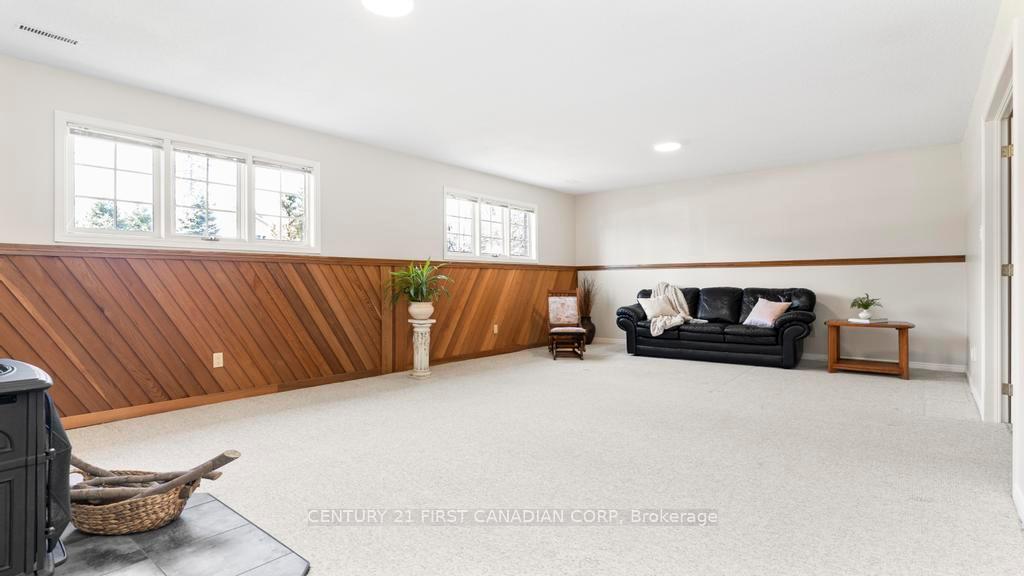 Photo 25 of 2344 Bentim Road, Strathroy-Caradoc, Mount Brydges — HOMEH