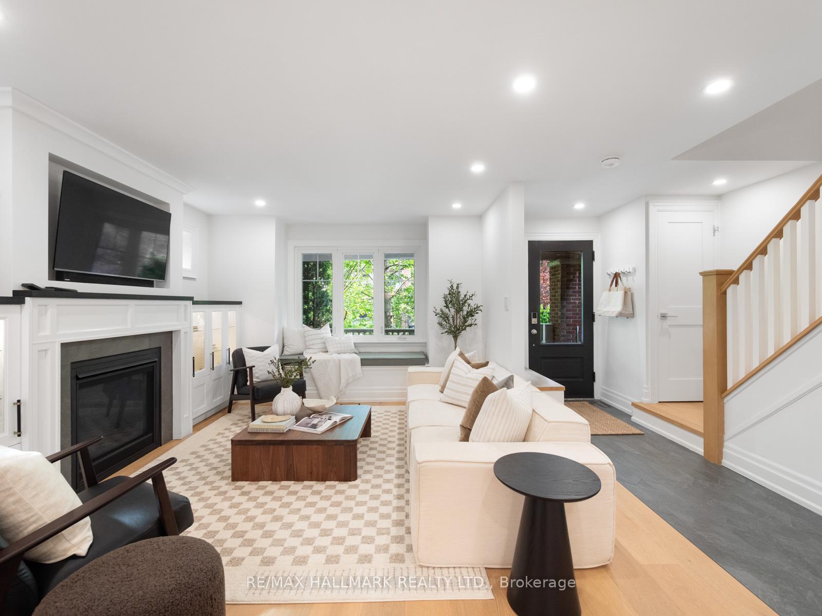 Photo 4 of 18 Thorncliffe Avenue, Toronto, Playter Estates-Danforth — HOMEH