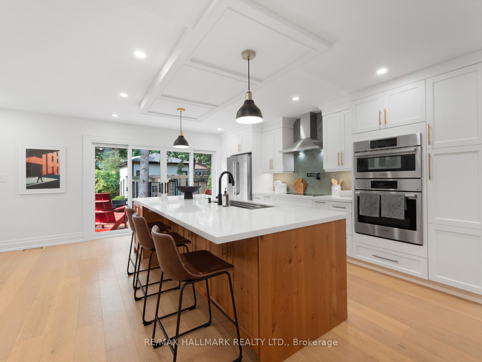 Photo 10 of 18 Thorncliffe Avenue, Toronto, Playter Estates-Danforth — HOMEH