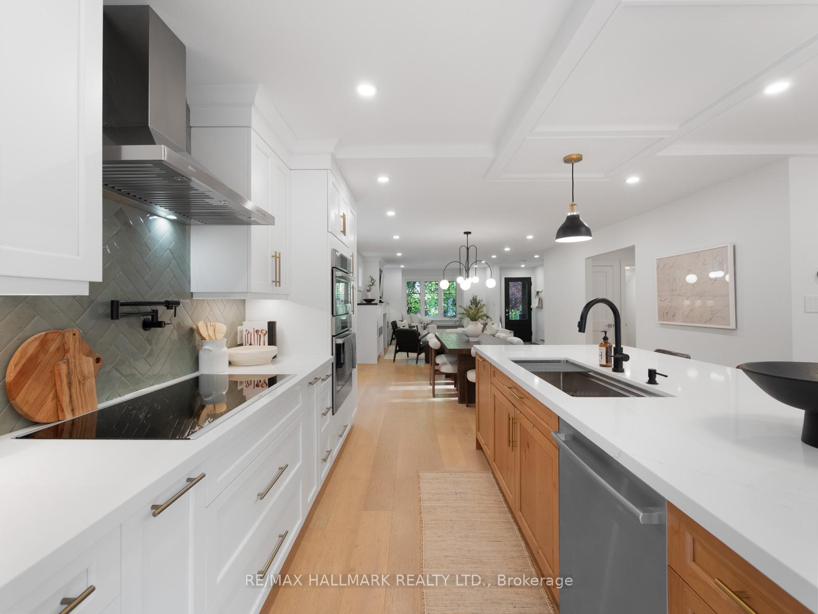 Photo 14 of 18 Thorncliffe Avenue, Toronto, Playter Estates-Danforth — HOMEH