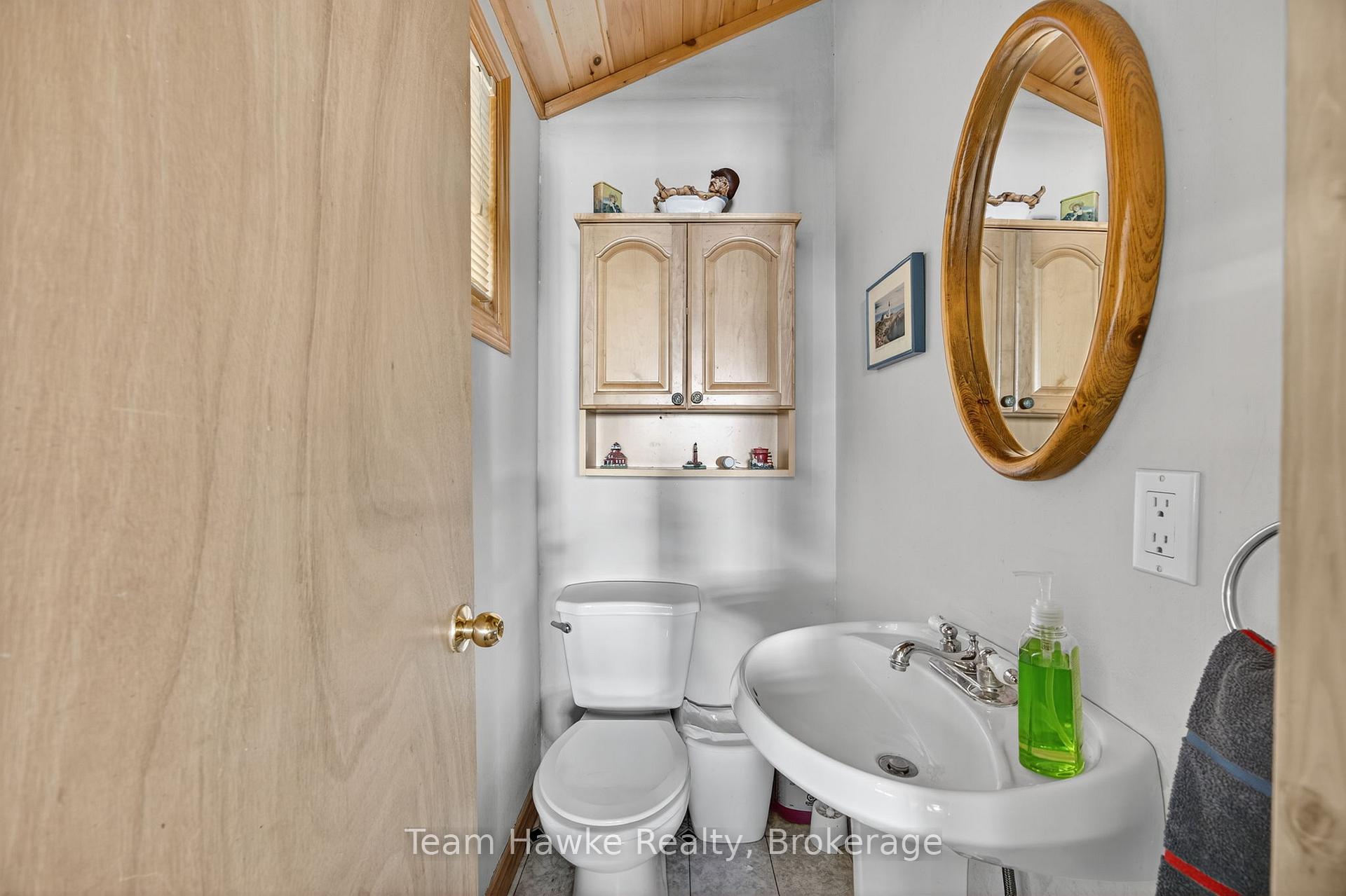 Photo 33 of 2082 Tiny Beaches Road N, Tiny, Rural Tiny — HOMEH