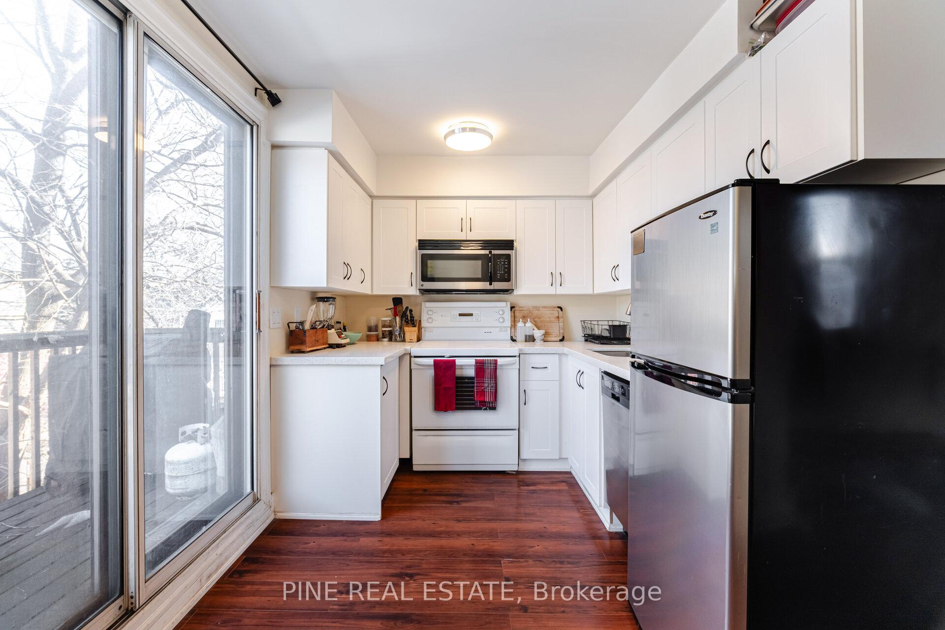 Photo 7 of Unit Upper, 655 Coxwell Avenue, Toronto, Woodbine Corridor — HOMEH