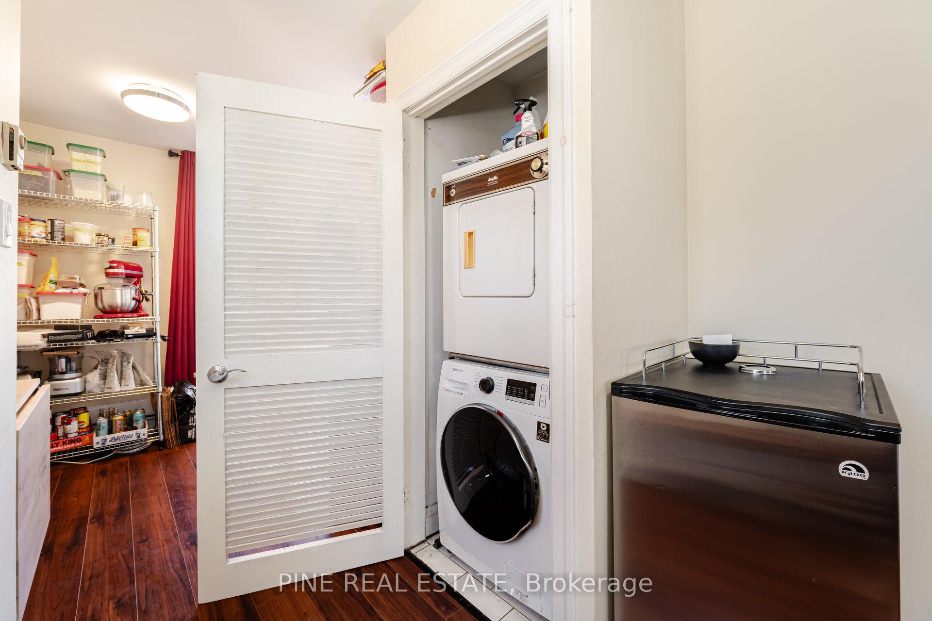 Photo 12 of Unit Upper, 655 Coxwell Avenue, Toronto, Woodbine Corridor — HOMEH