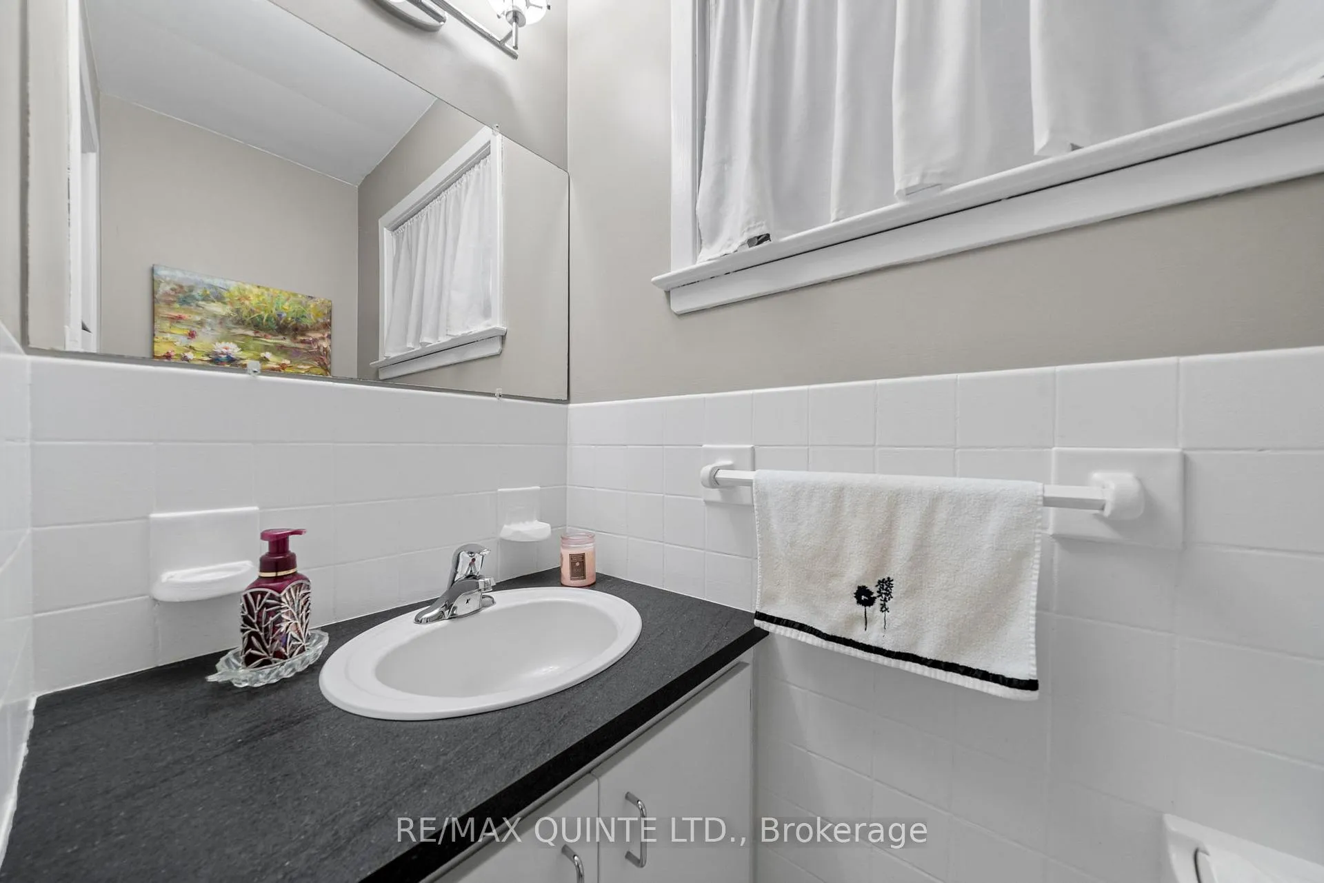 Photo 13 of 9 Sunset Drive, Belleville, Belleville Ward — HOMEH