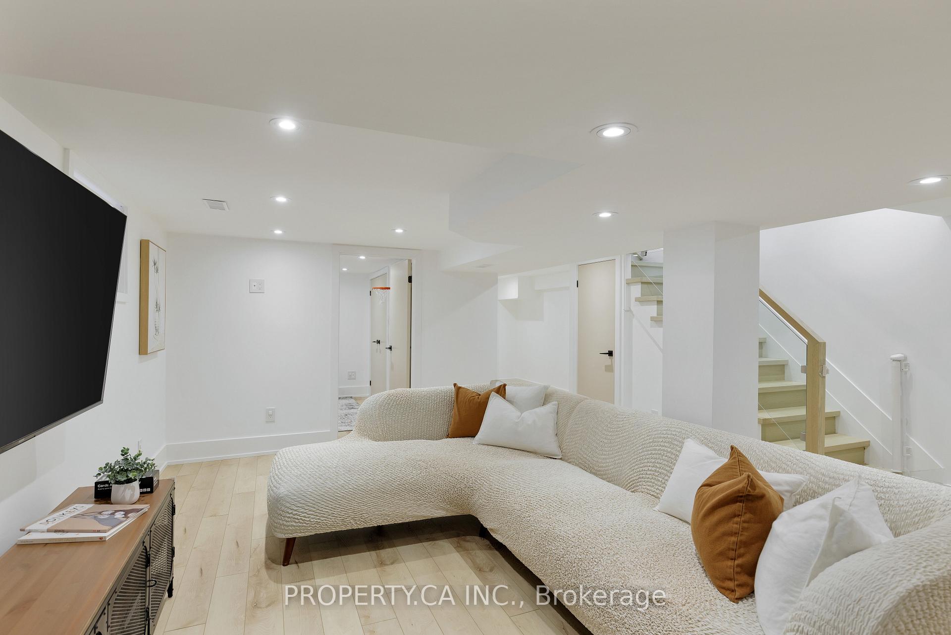 Photo 36 of 68 Frankdale Avenue, Toronto, Danforth Village-East York — HOMEH