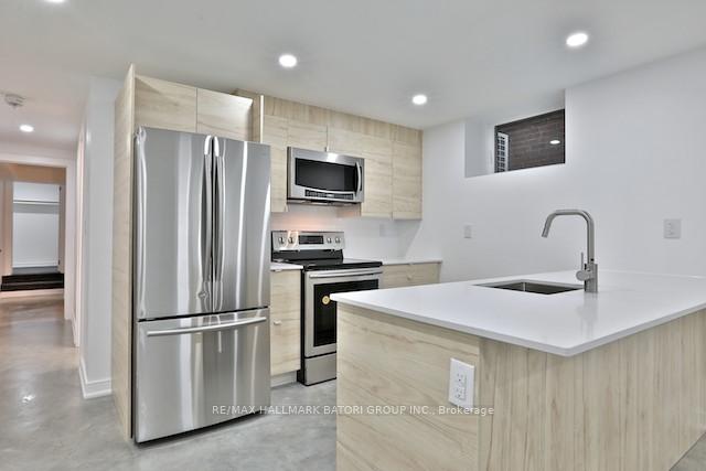 Photo 14 of Unit Lower, 378 St Clements Avenue, Toronto, Lawrence Park South — HOMEH