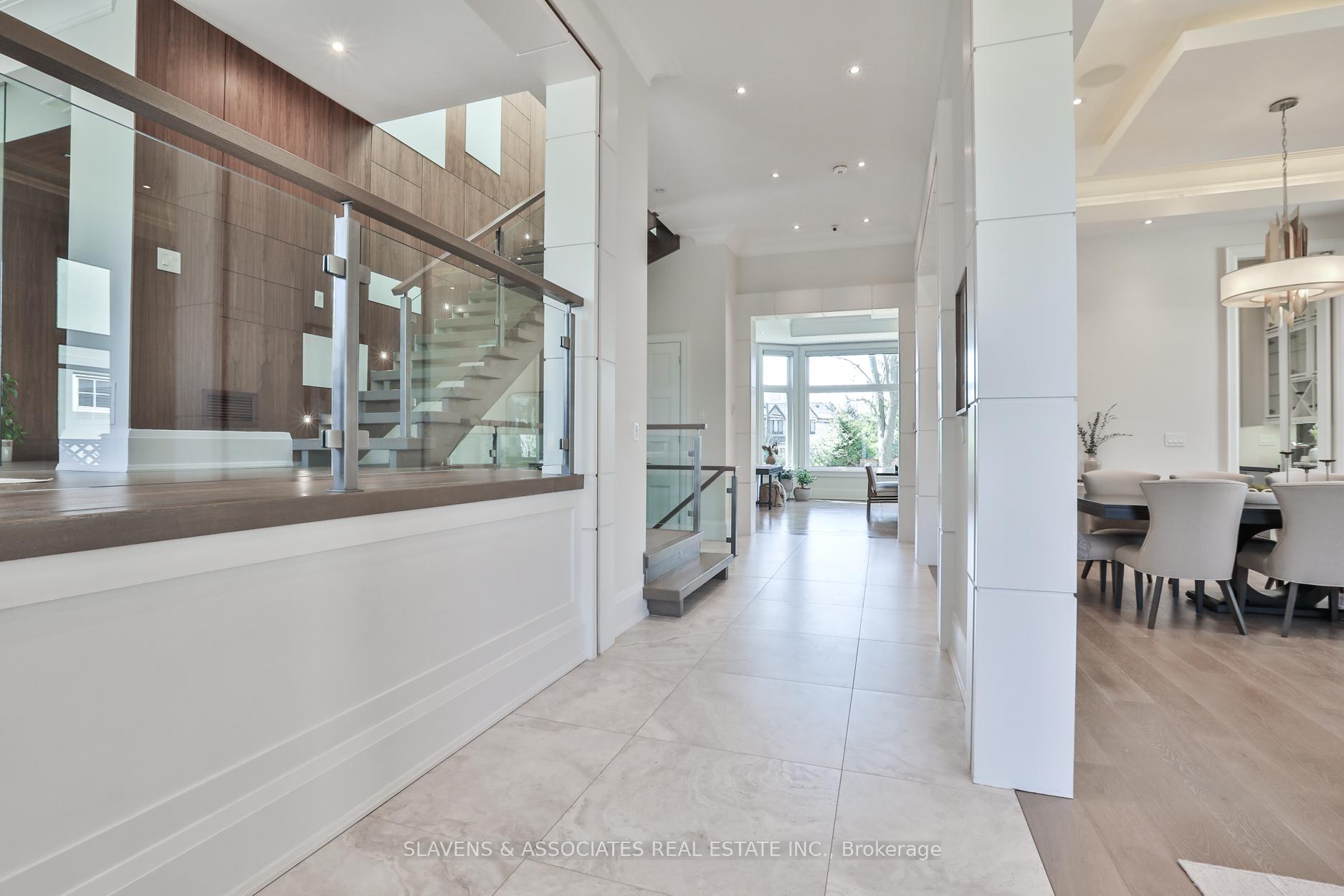 Photo 3 of 30 Edgecombe Avenue, Toronto, Bedford Park-Nortown — HOMEH