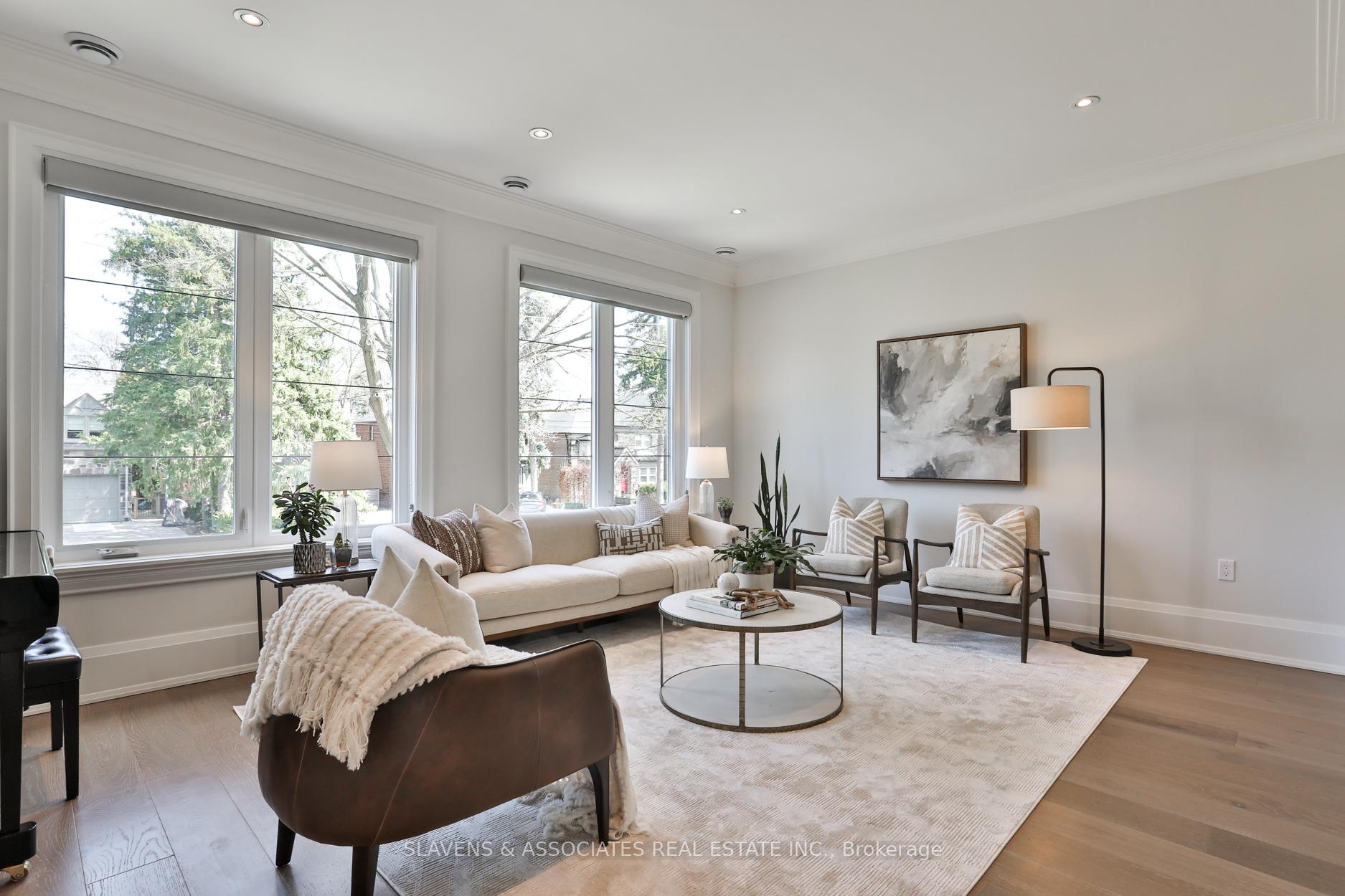 Photo 10 of 30 Edgecombe Avenue, Toronto, Bedford Park-Nortown — HOMEH