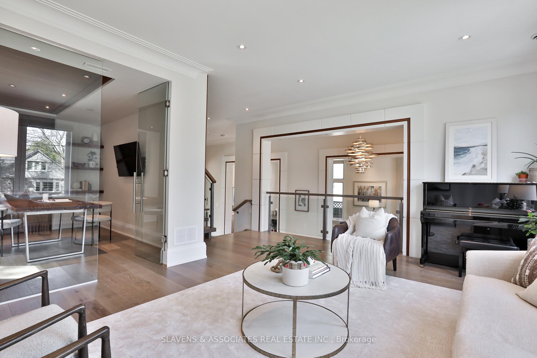 Photo 11 of 30 Edgecombe Avenue, Toronto, Bedford Park-Nortown — HOMEH