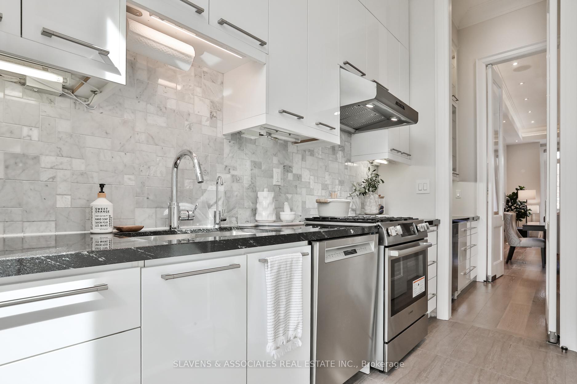 Photo 19 of 30 Edgecombe Avenue, Toronto, Bedford Park-Nortown — HOMEH