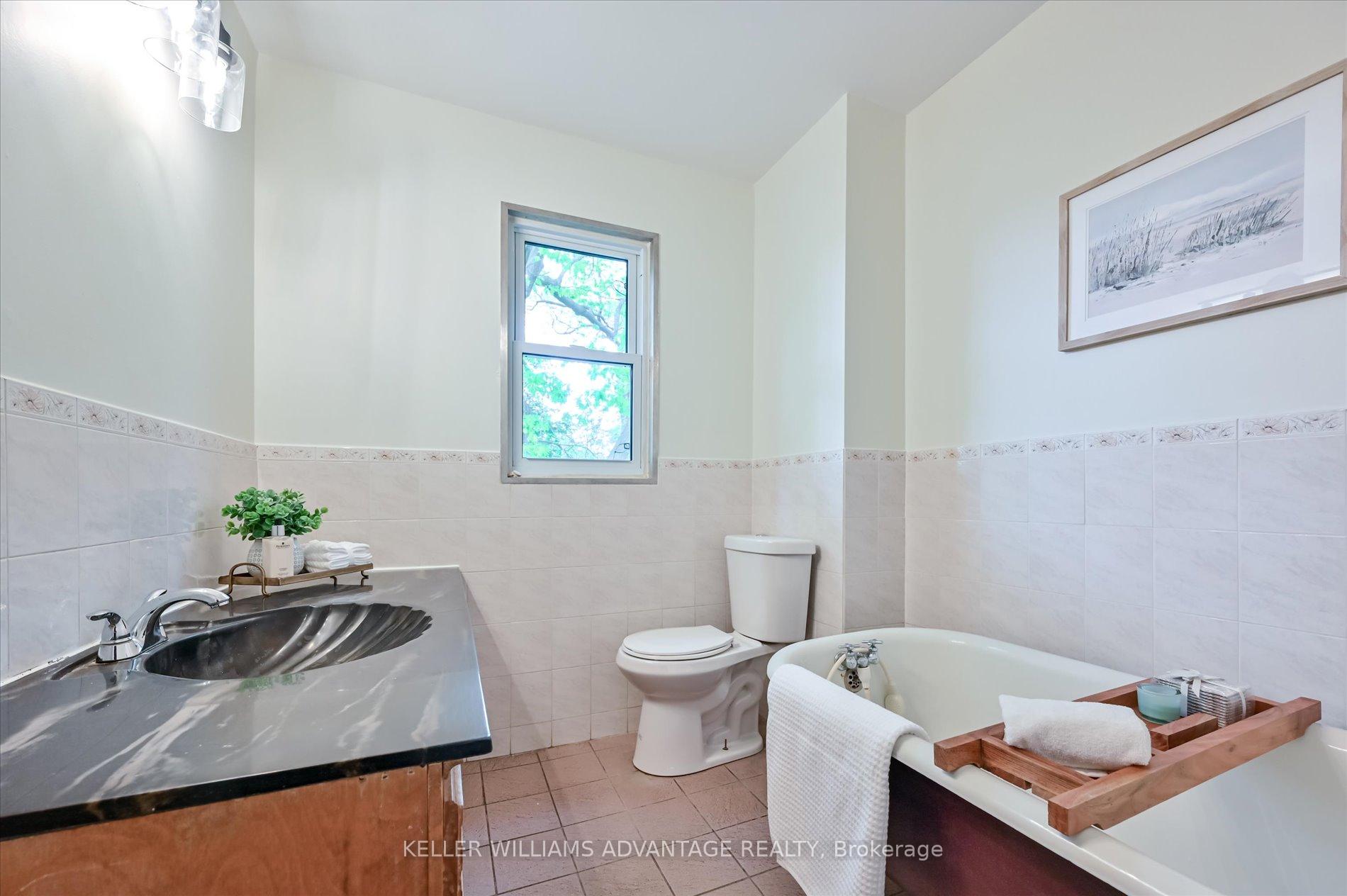 Photo 19 of 116 Oak Park Avenue, Toronto, Woodbine-Lumsden — HOMEH