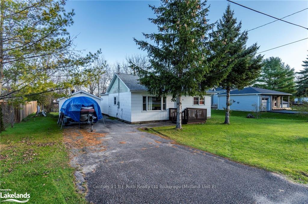 Photo 3 of 9 Mountain Avenue, Tay, Waubaushene — HOMEH