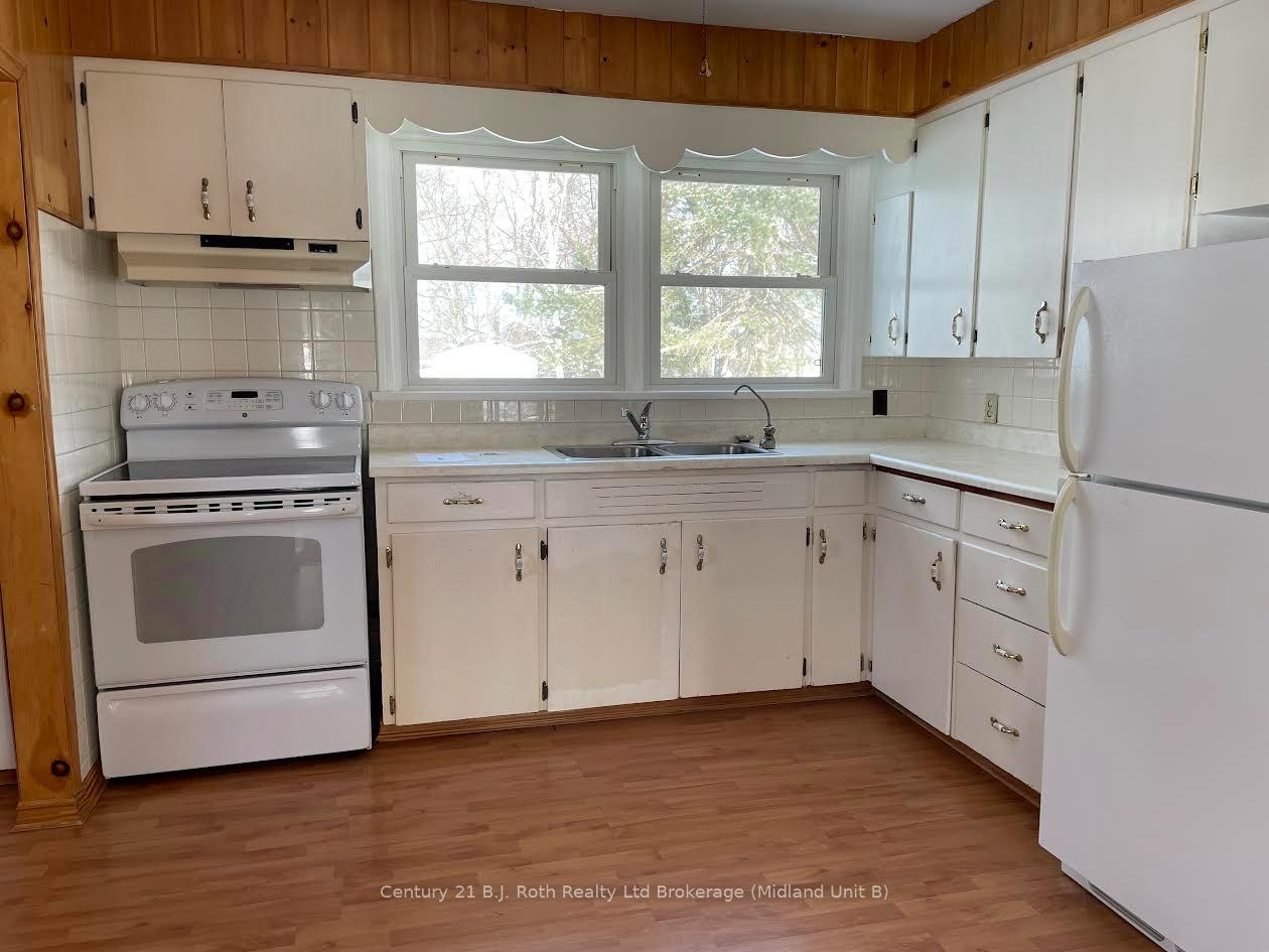 Photo 6 of 9 Mountain Avenue, Tay, Waubaushene — HOMEH