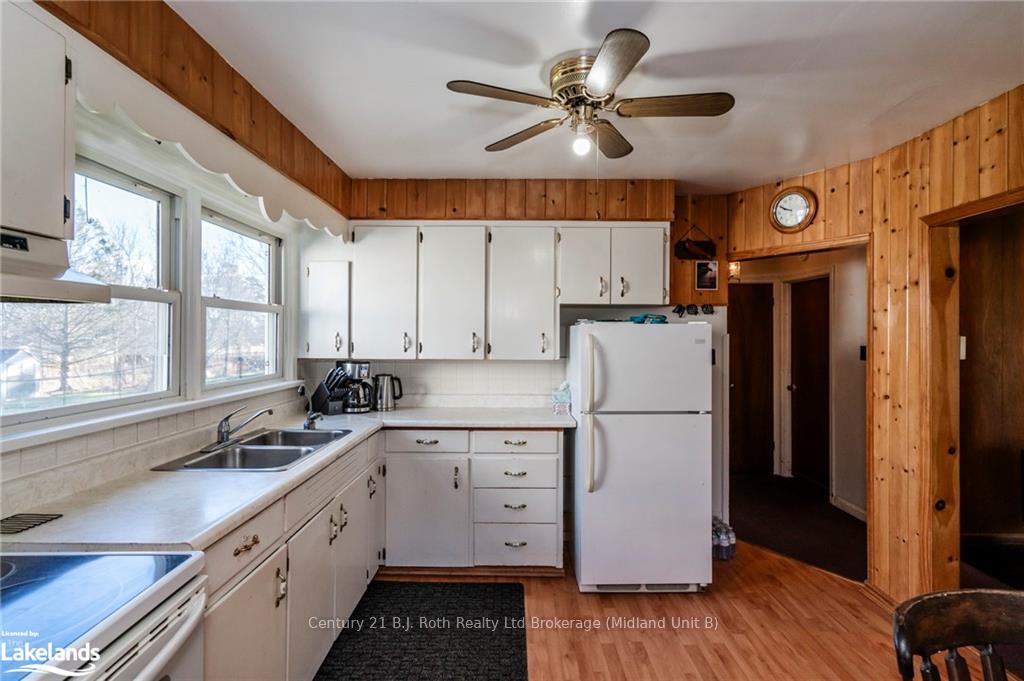 Photo 8 of 9 Mountain Avenue, Tay, Waubaushene — HOMEH